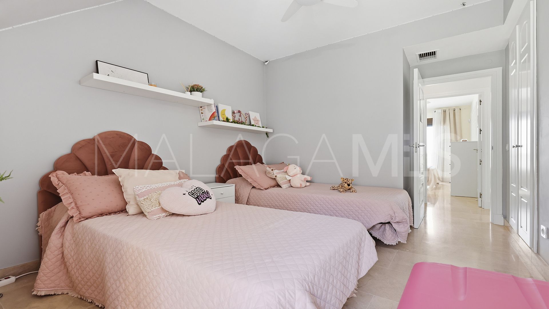 Appartement terrasse for sale in Duquesa Village
