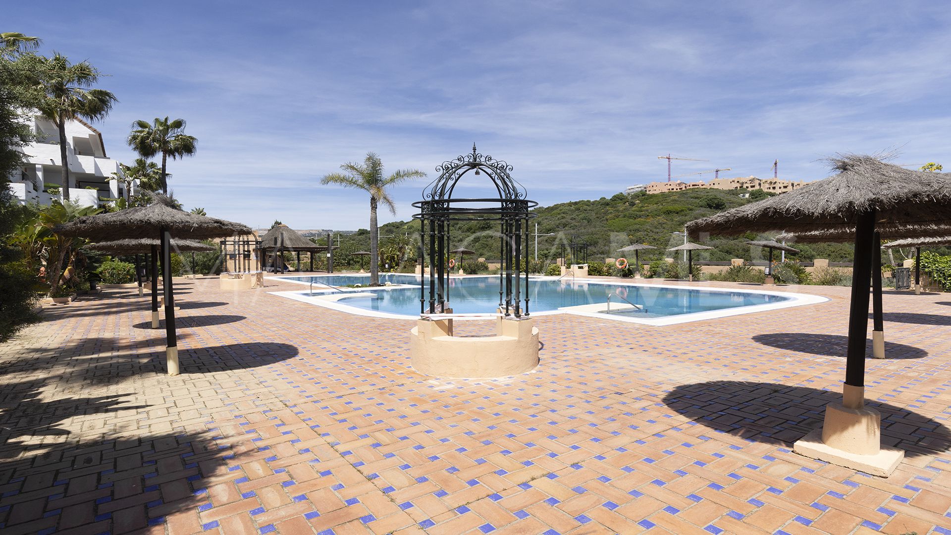 Appartement terrasse for sale in Duquesa Village