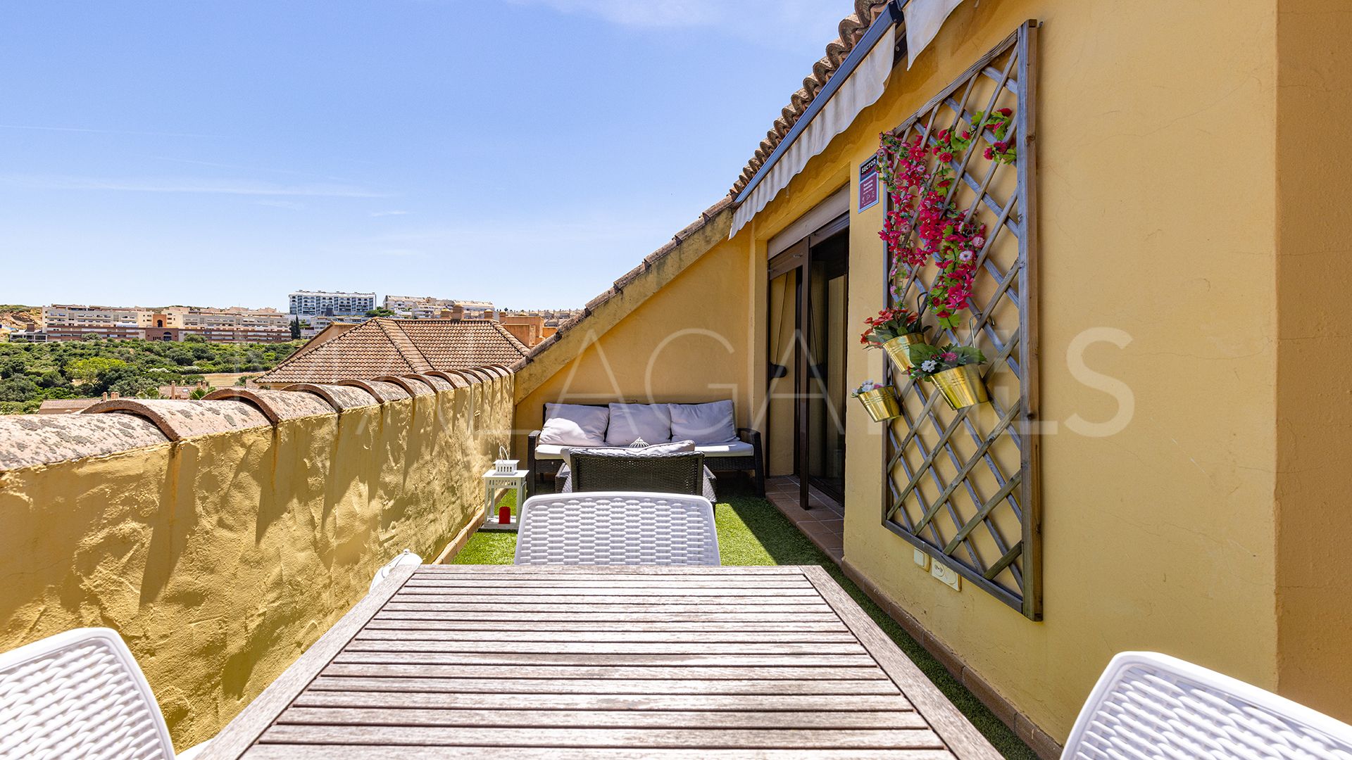 Appartement terrasse for sale in Duquesa Village
