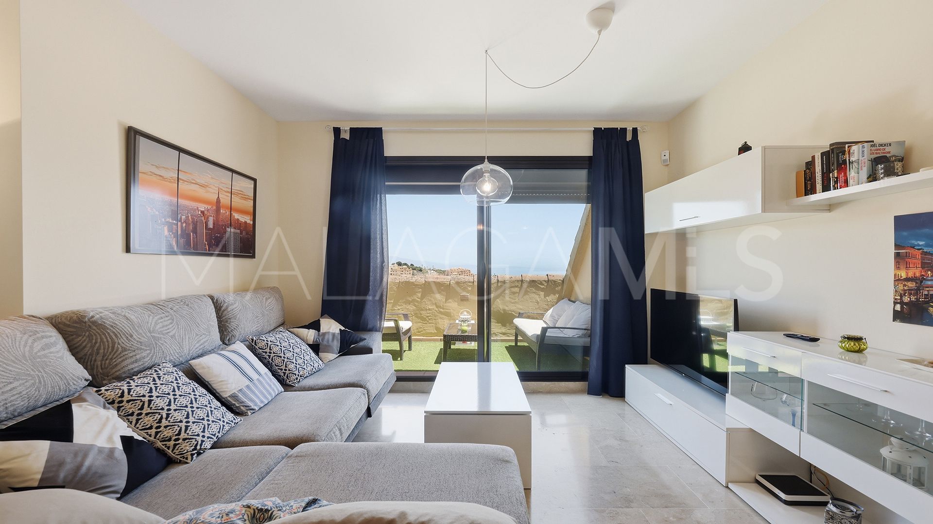 Appartement terrasse for sale in Duquesa Village