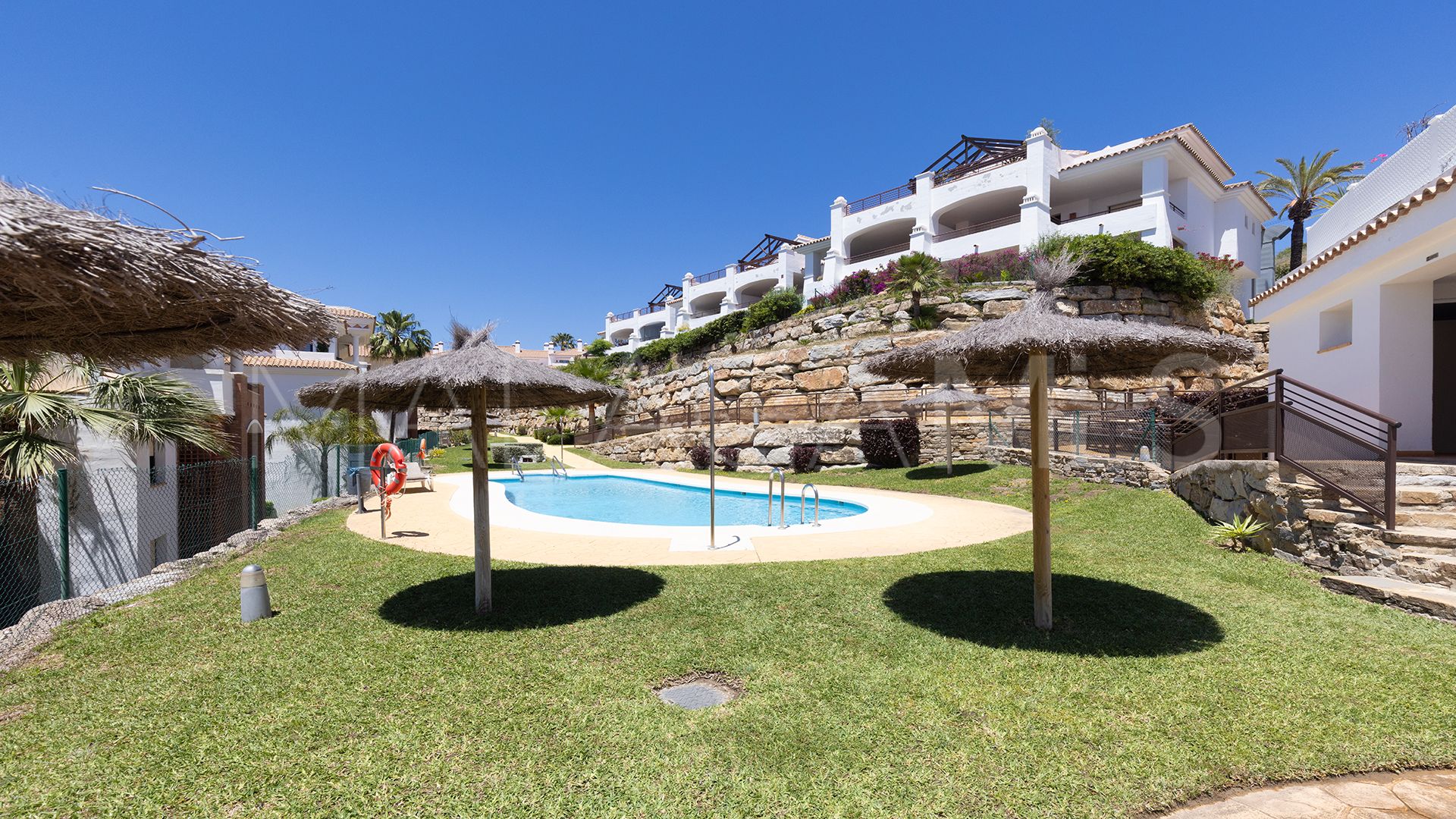For sale penthouse with 3 bedrooms in Casares Golf