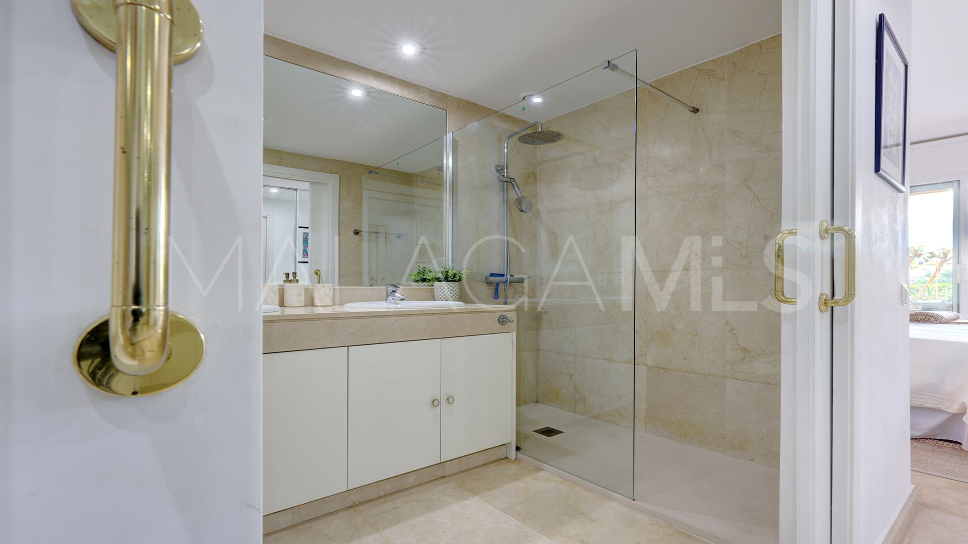 Markplanslägenhet for sale in Los Granados de Duquesa