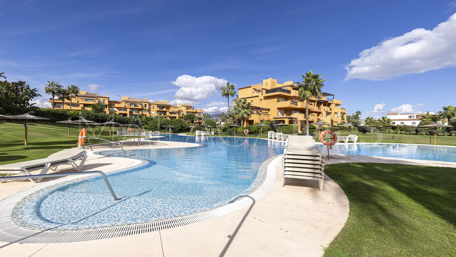 Markplanslägenhet for sale in Los Granados de Duquesa