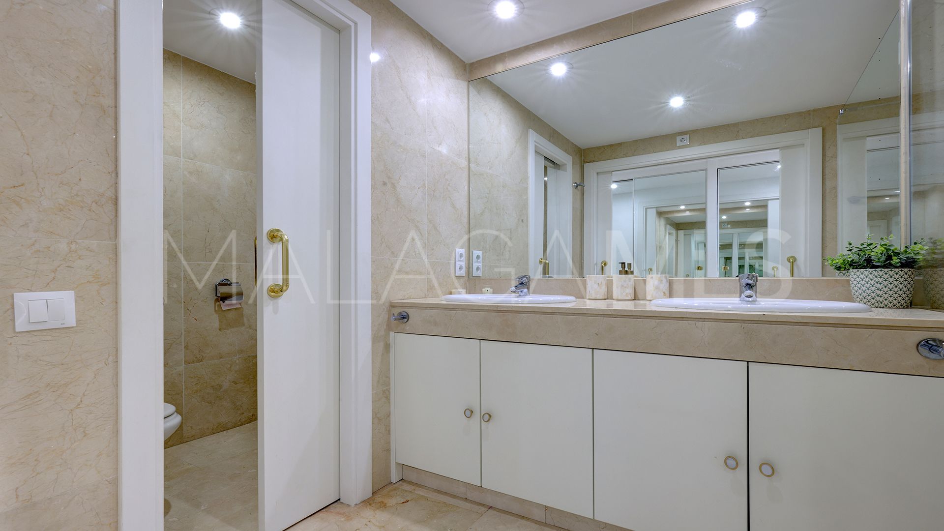 Markplanslägenhet for sale in Los Granados de Duquesa