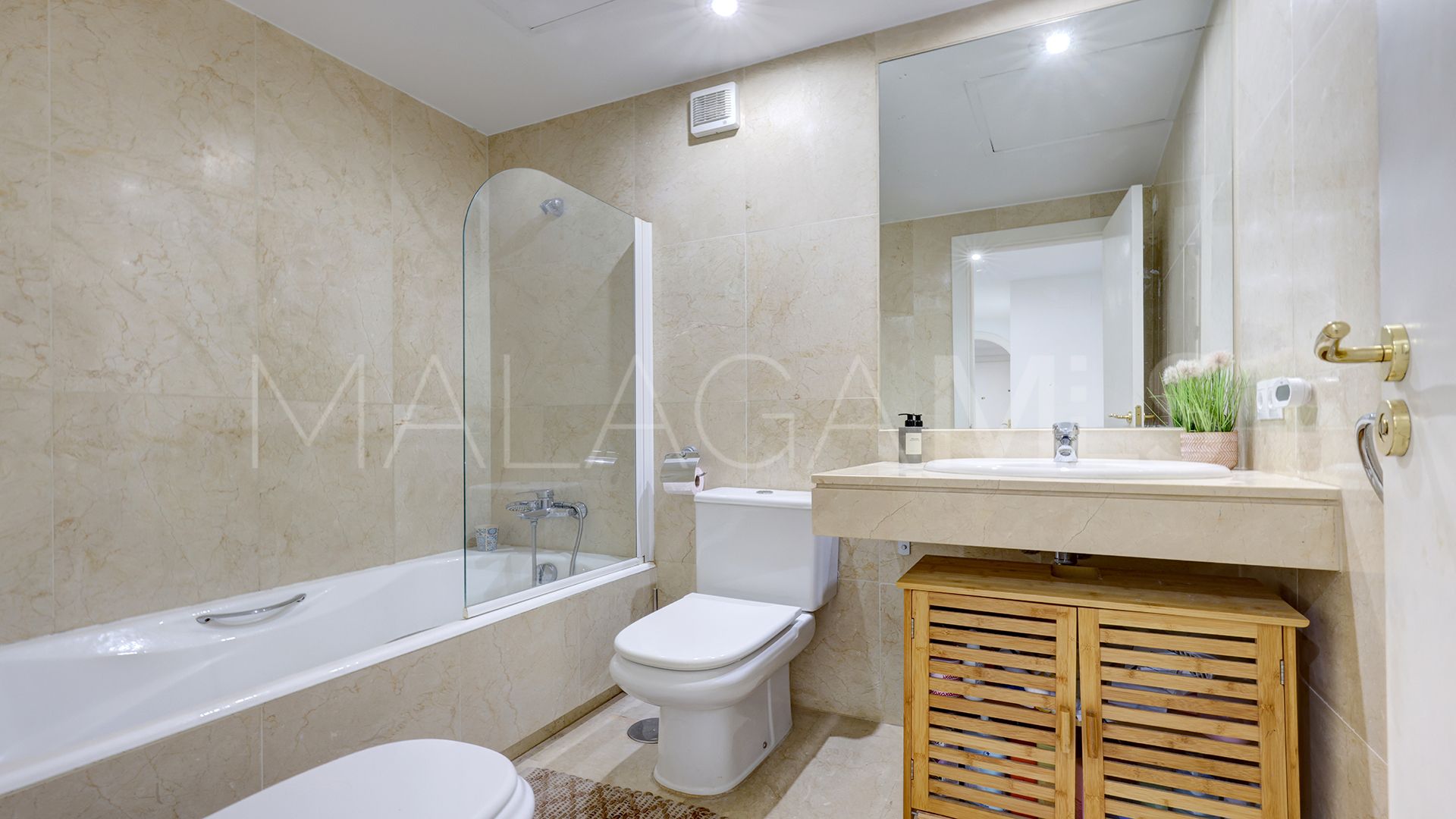 Markplanslägenhet for sale in Los Granados de Duquesa