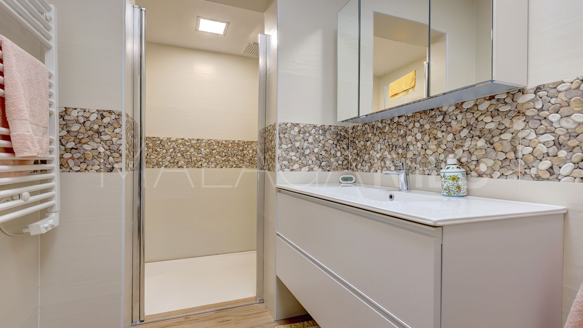 Maison jumelée for sale in Princesa Kristina