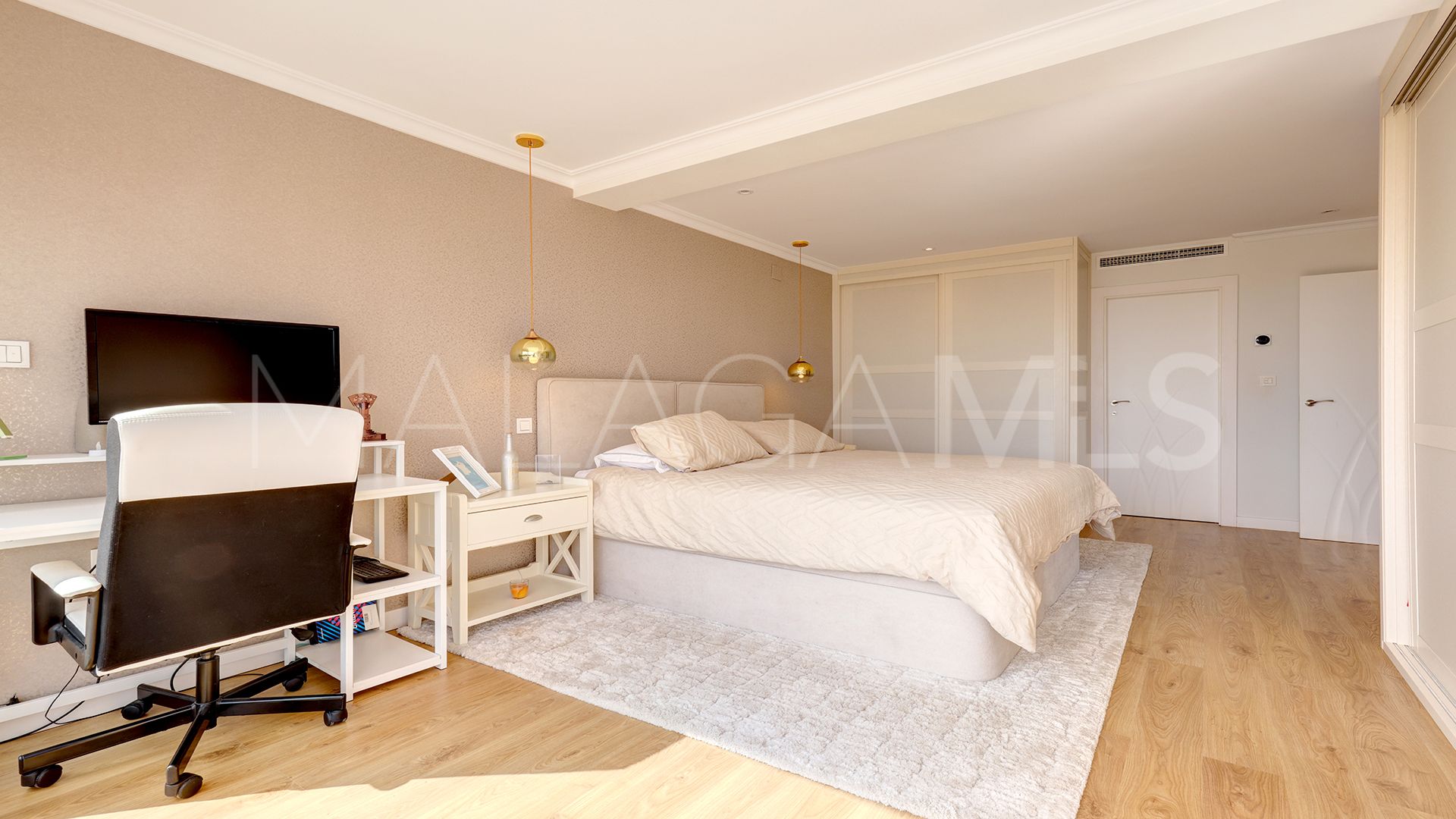 Bungalow for sale with 4 bedrooms in Jardin Tropical