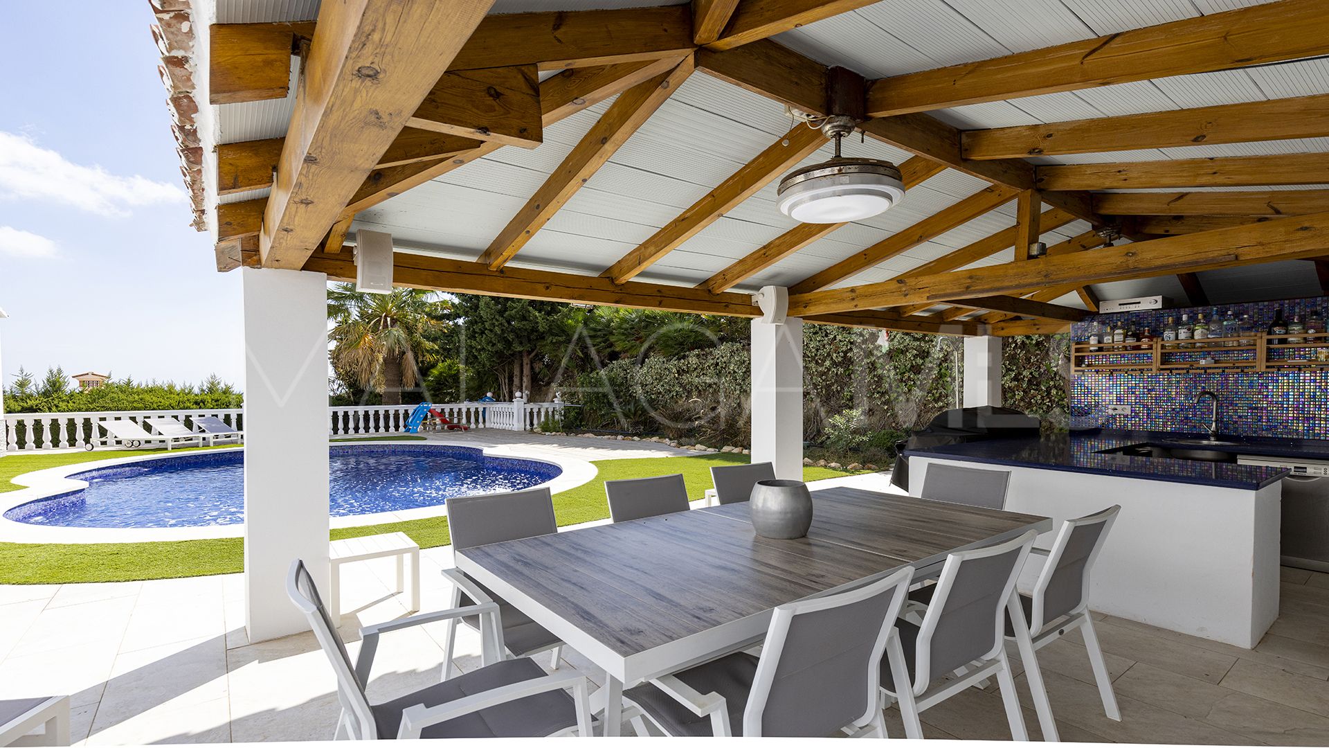 Bungalow for sale with 4 bedrooms in Jardin Tropical