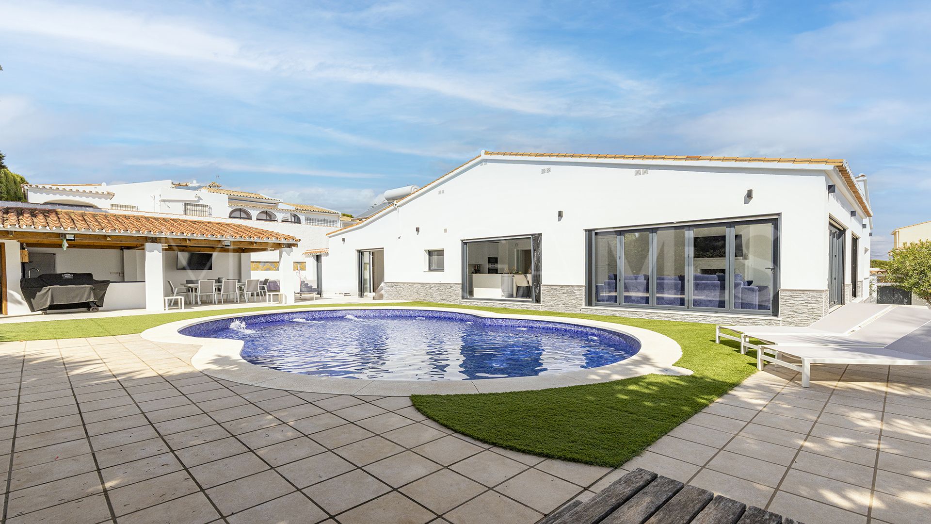 Bungalow for sale with 4 bedrooms in Jardin Tropical