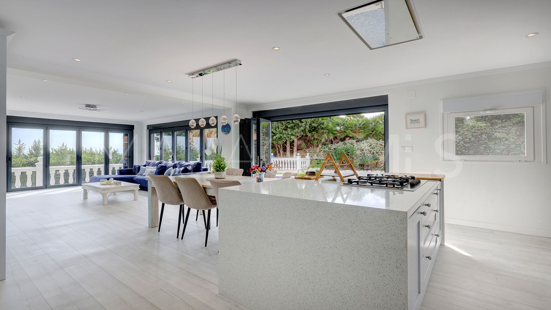 Bungalow for sale with 4 bedrooms in Jardin Tropical