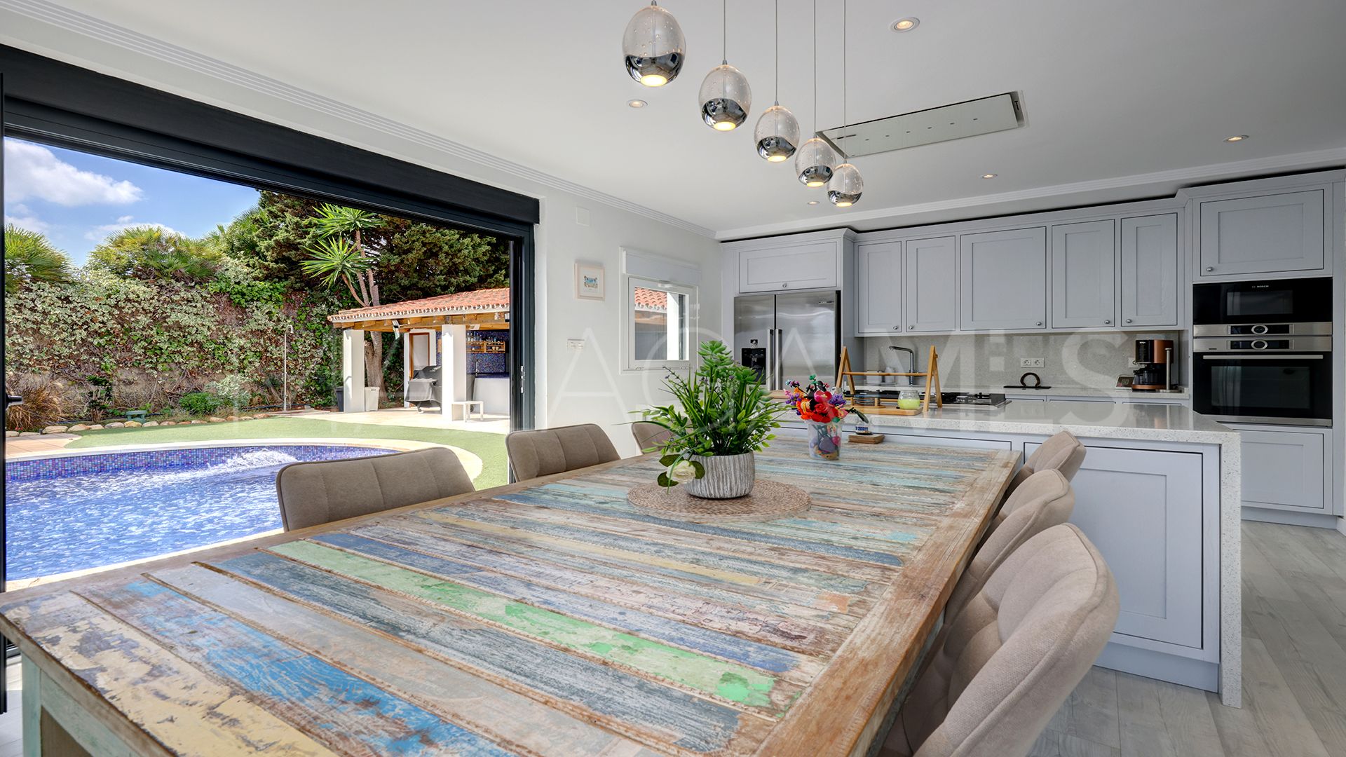 Bungalow for sale with 4 bedrooms in Jardin Tropical