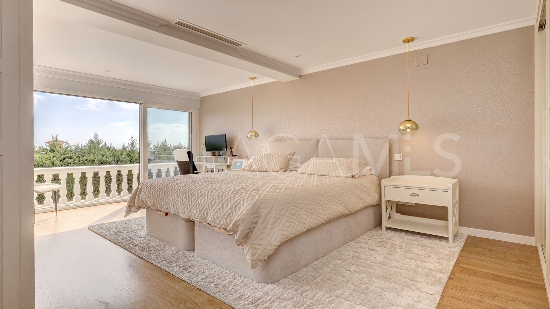 Bungalow for sale with 4 bedrooms in Jardin Tropical
