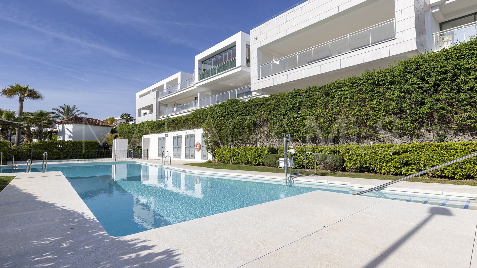 Markplanslägenhet for sale in Casares Golf