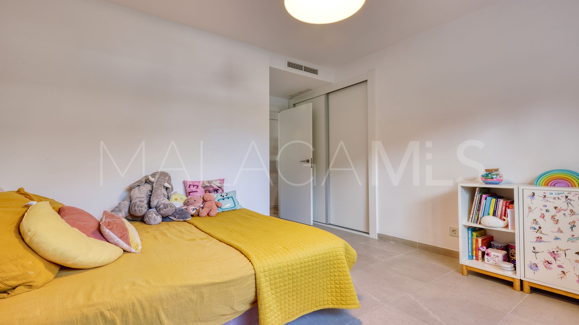 Markplanslägenhet for sale in Casares Golf