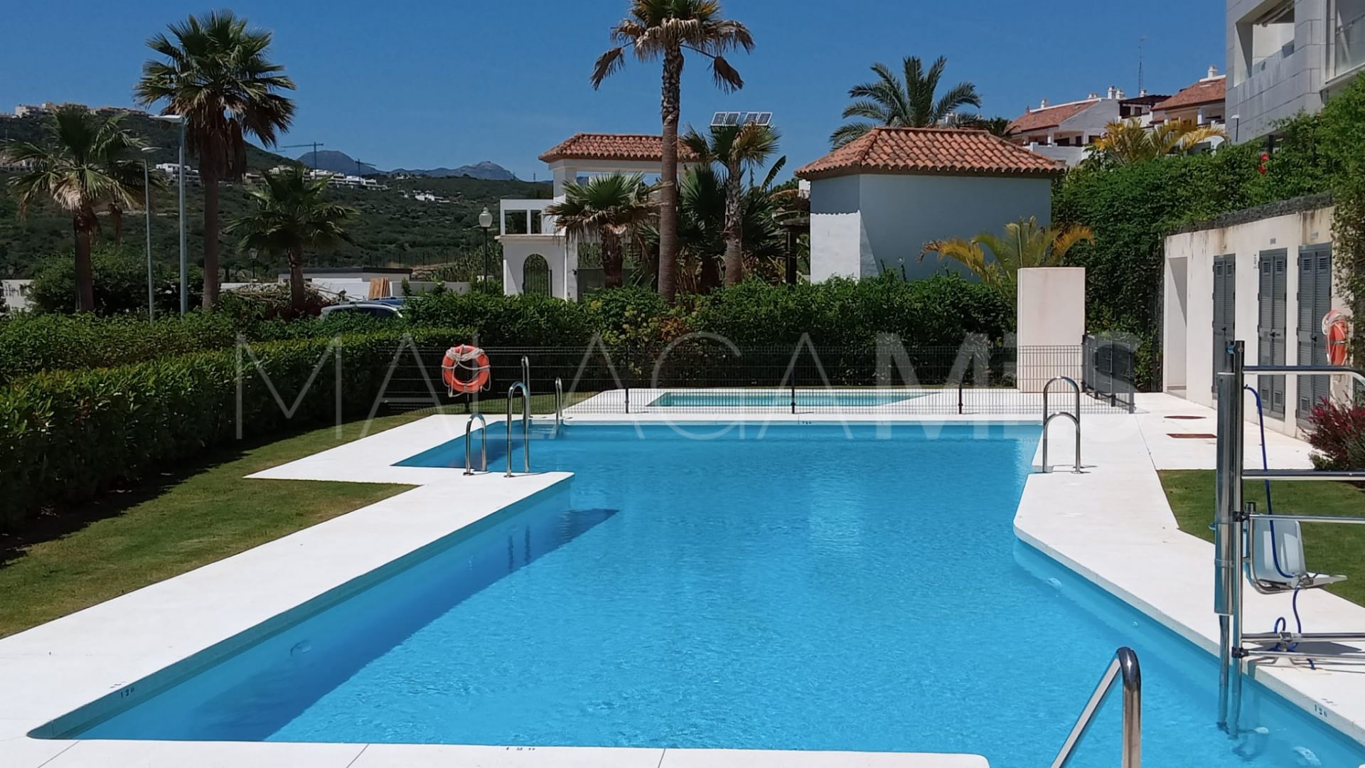 Markplanslägenhet for sale in Casares Golf