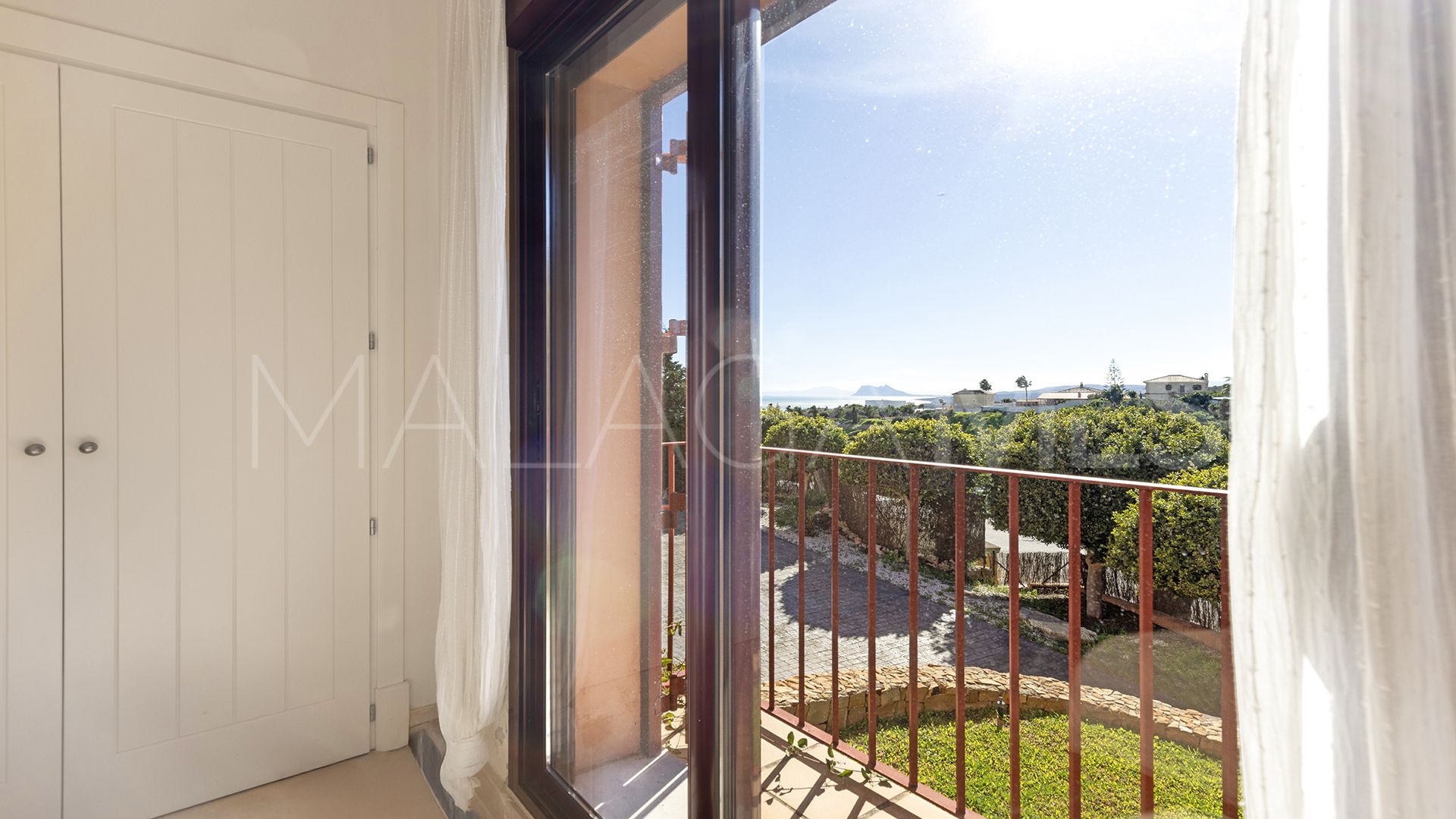 Bahia de las Rocas 3 bedrooms ground floor apartment for sale