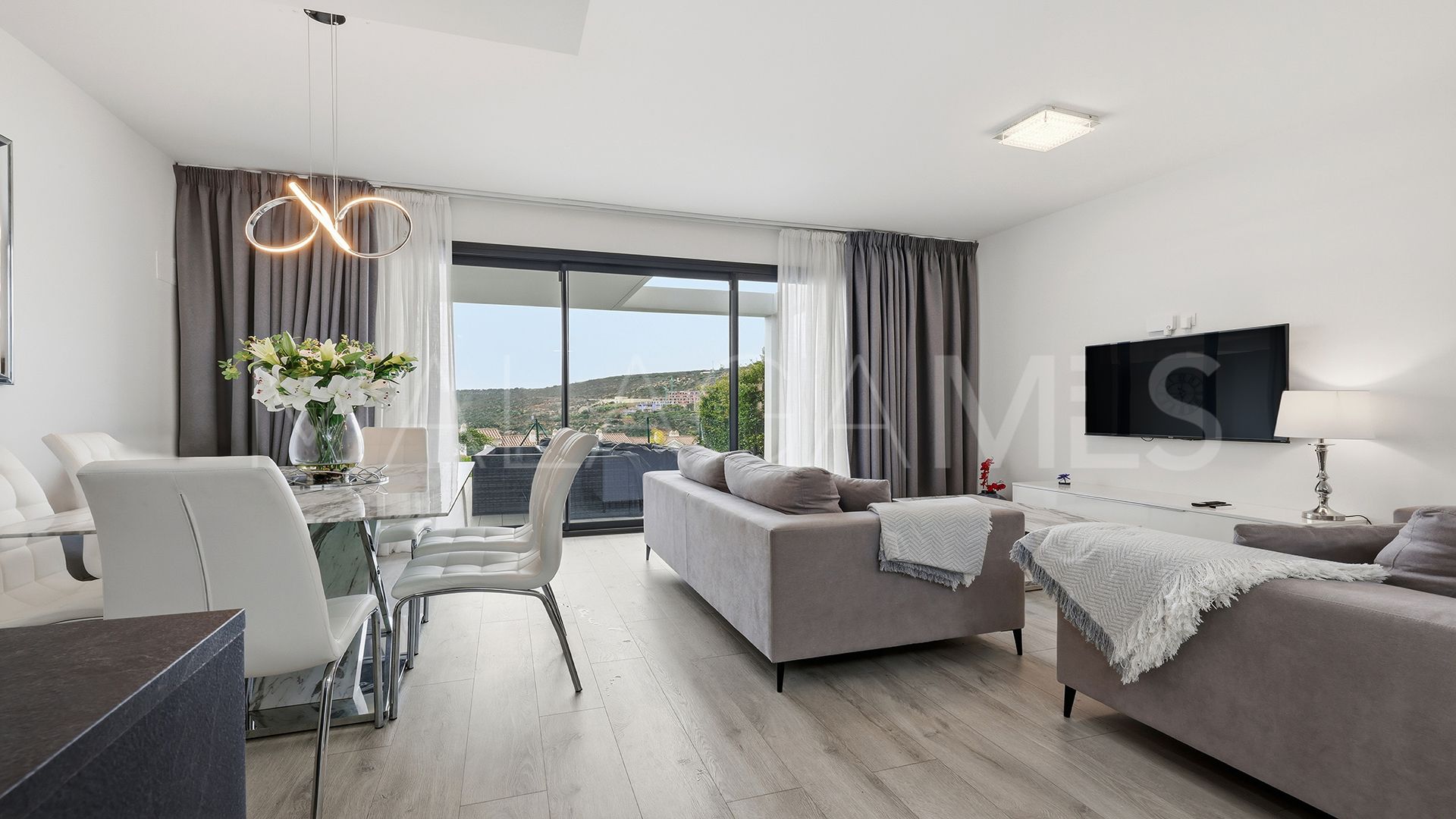 Se vende adosado in Bahia de las Rocas de 3 bedrooms