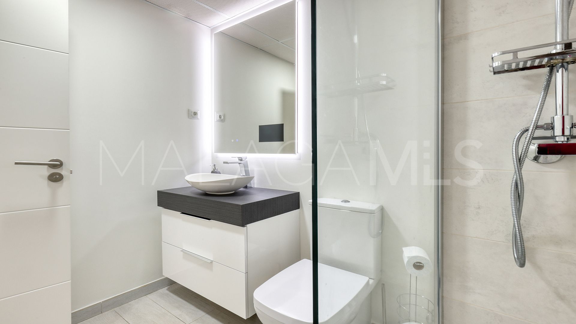 Se vende adosado in Bahia de las Rocas de 3 bedrooms