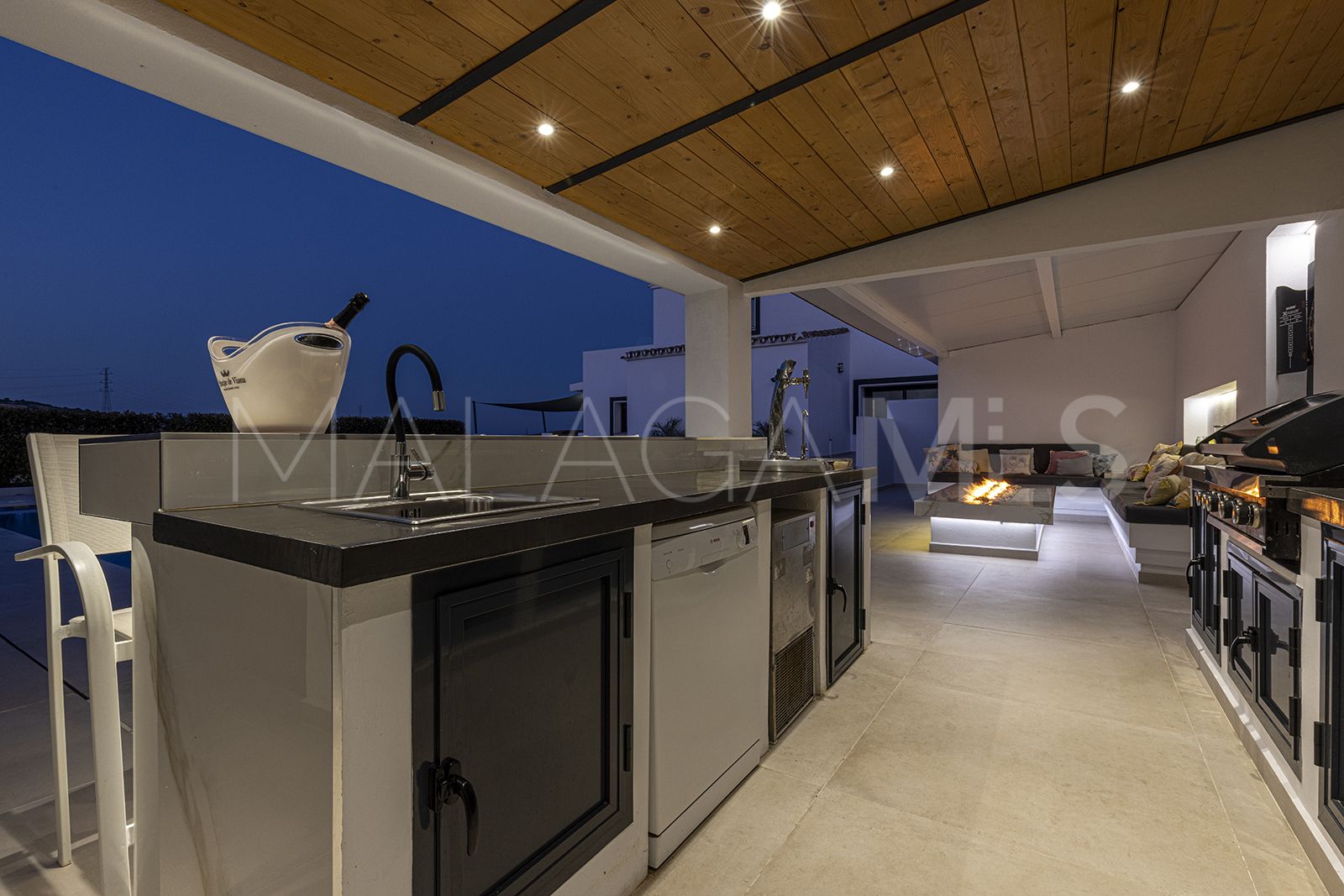 Finca for sale in Casares