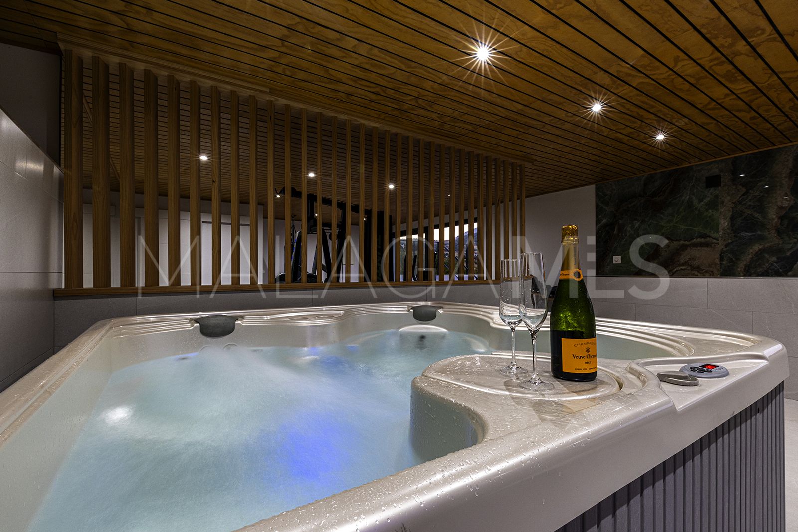 Finca for sale in Casares