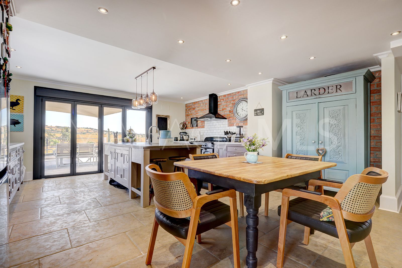 Finca for sale in Casares