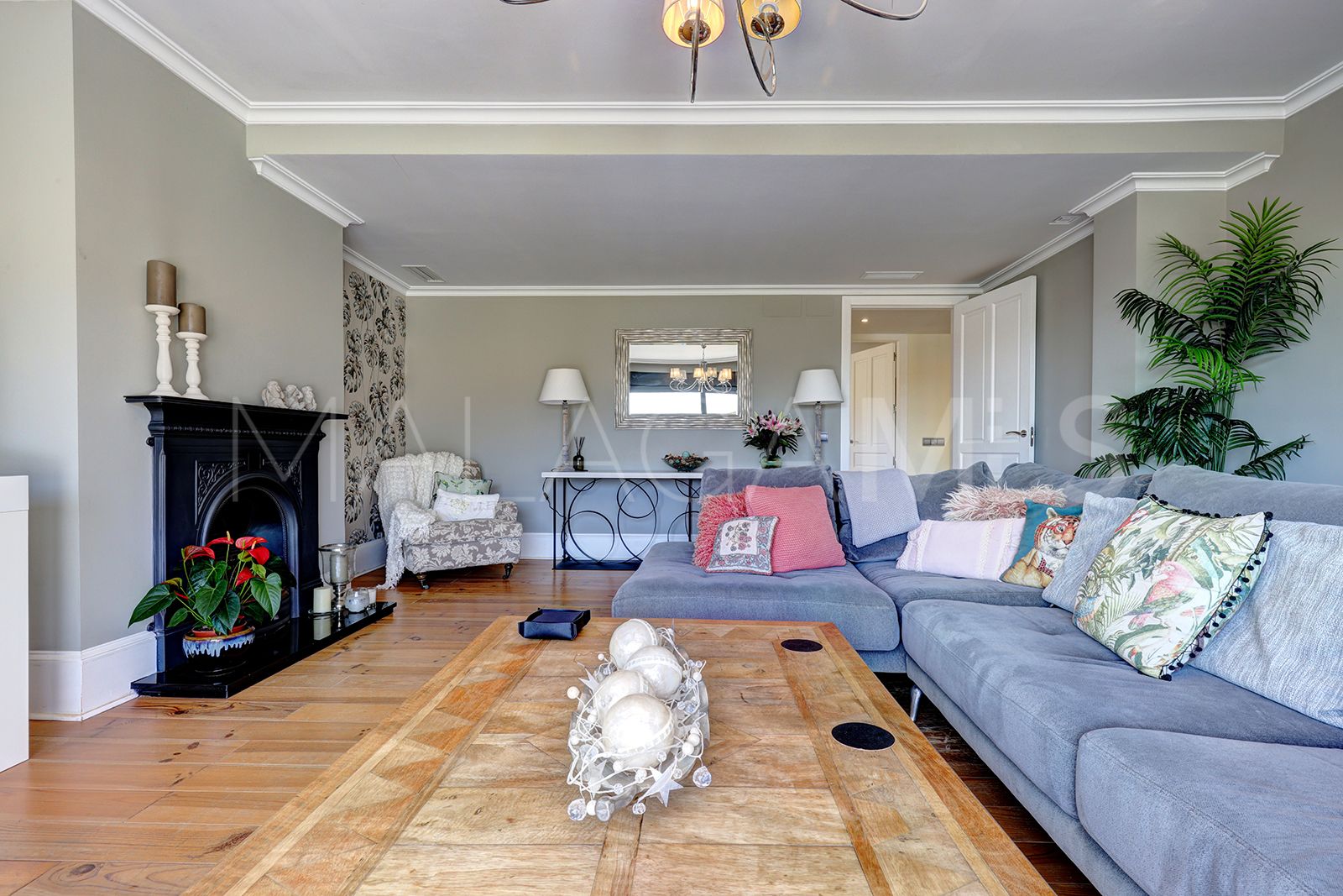 Finca for sale in Casares