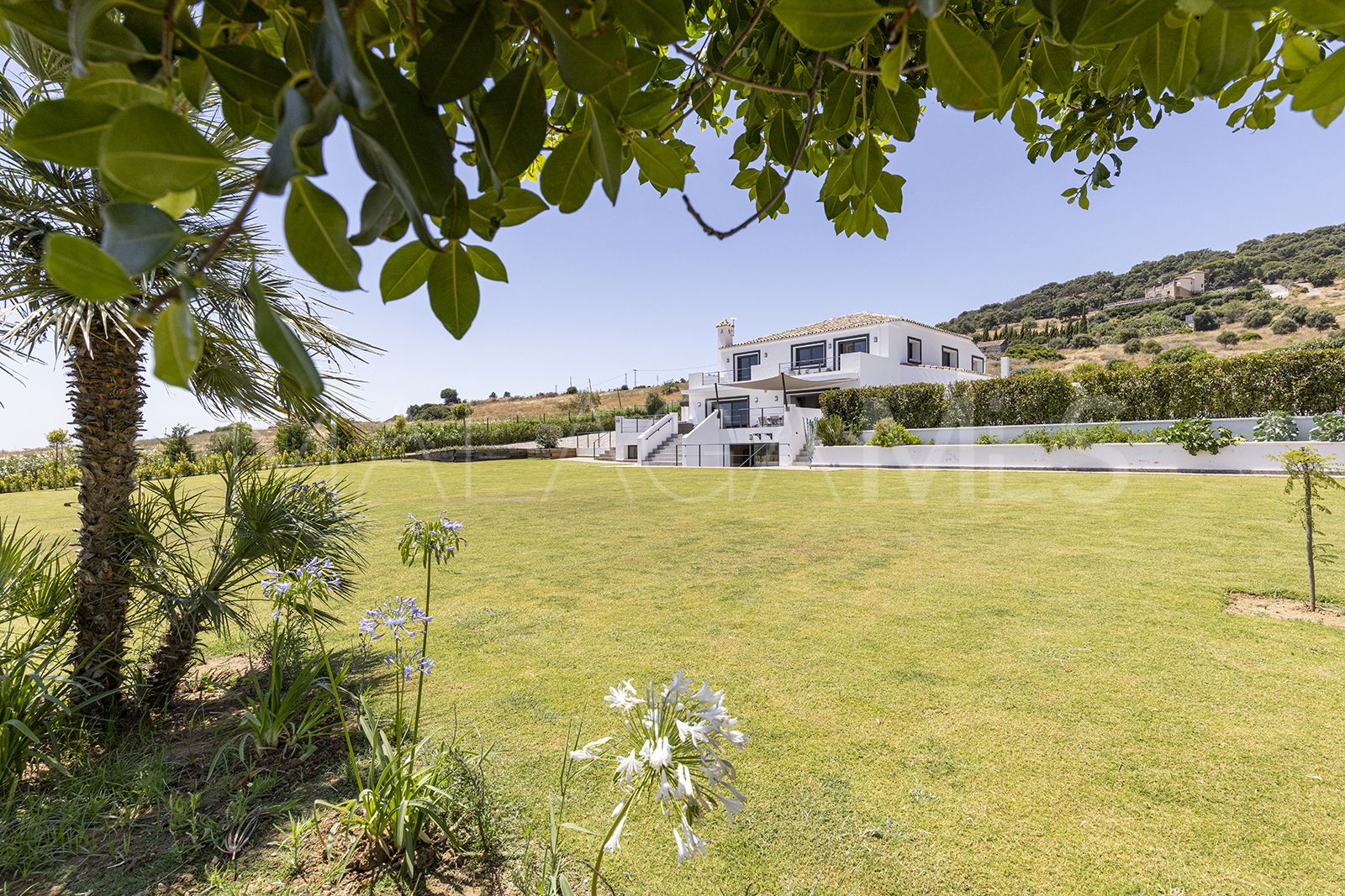 Finca for sale in Casares