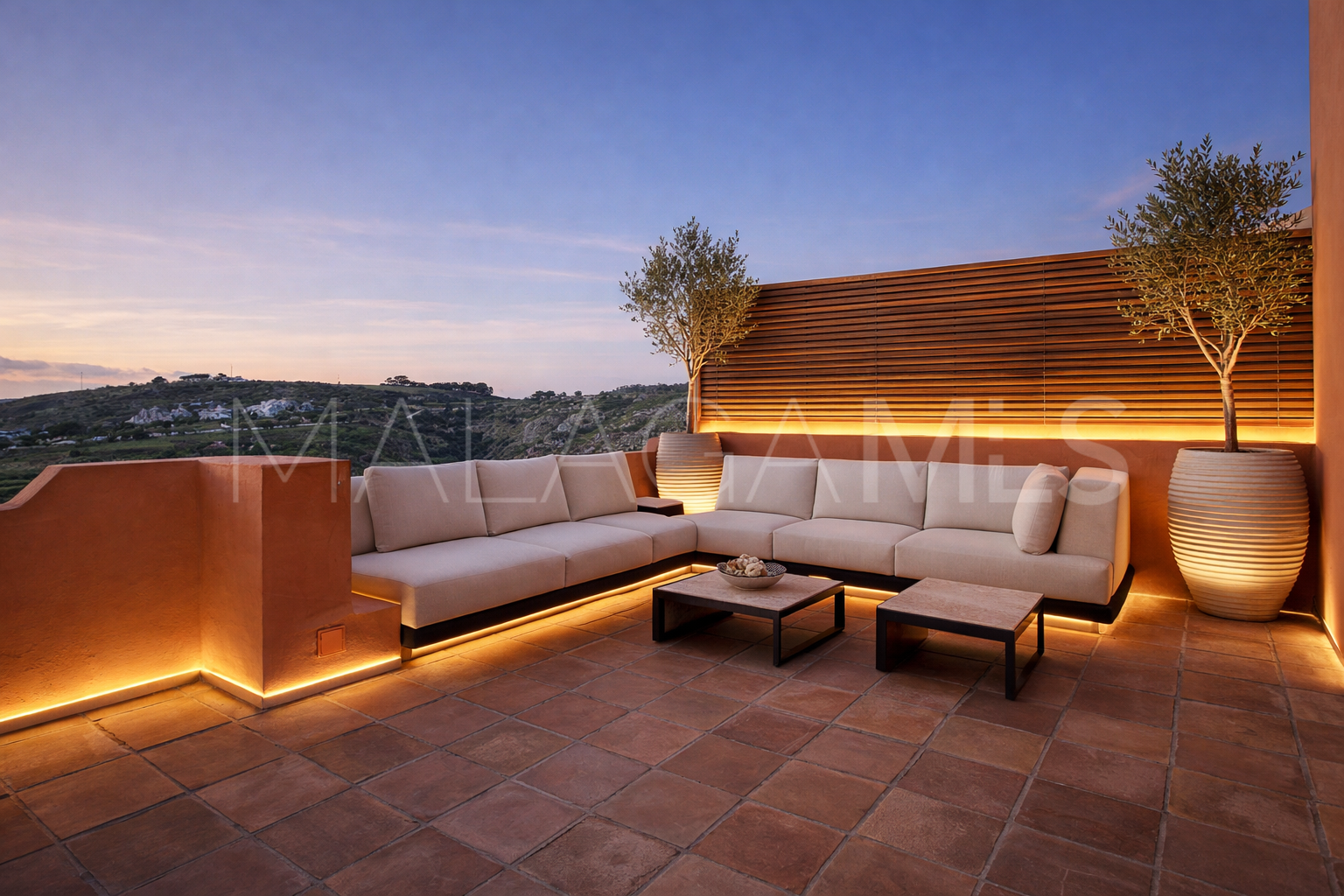 Radhus for sale in Chullera