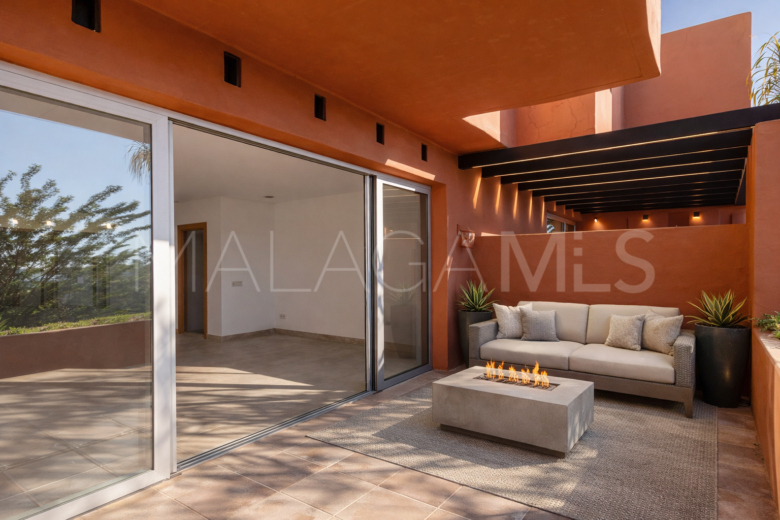 Radhus for sale in Chullera