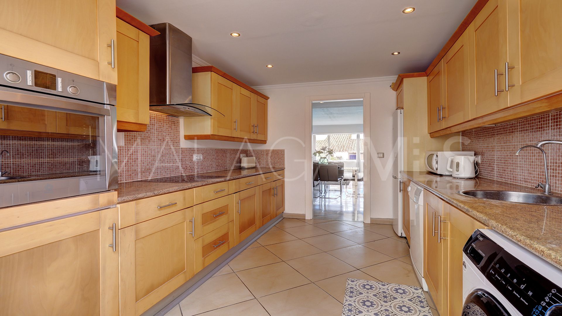 Ground floor apartment with 2 bedrooms for sale in La Duquesa Golf