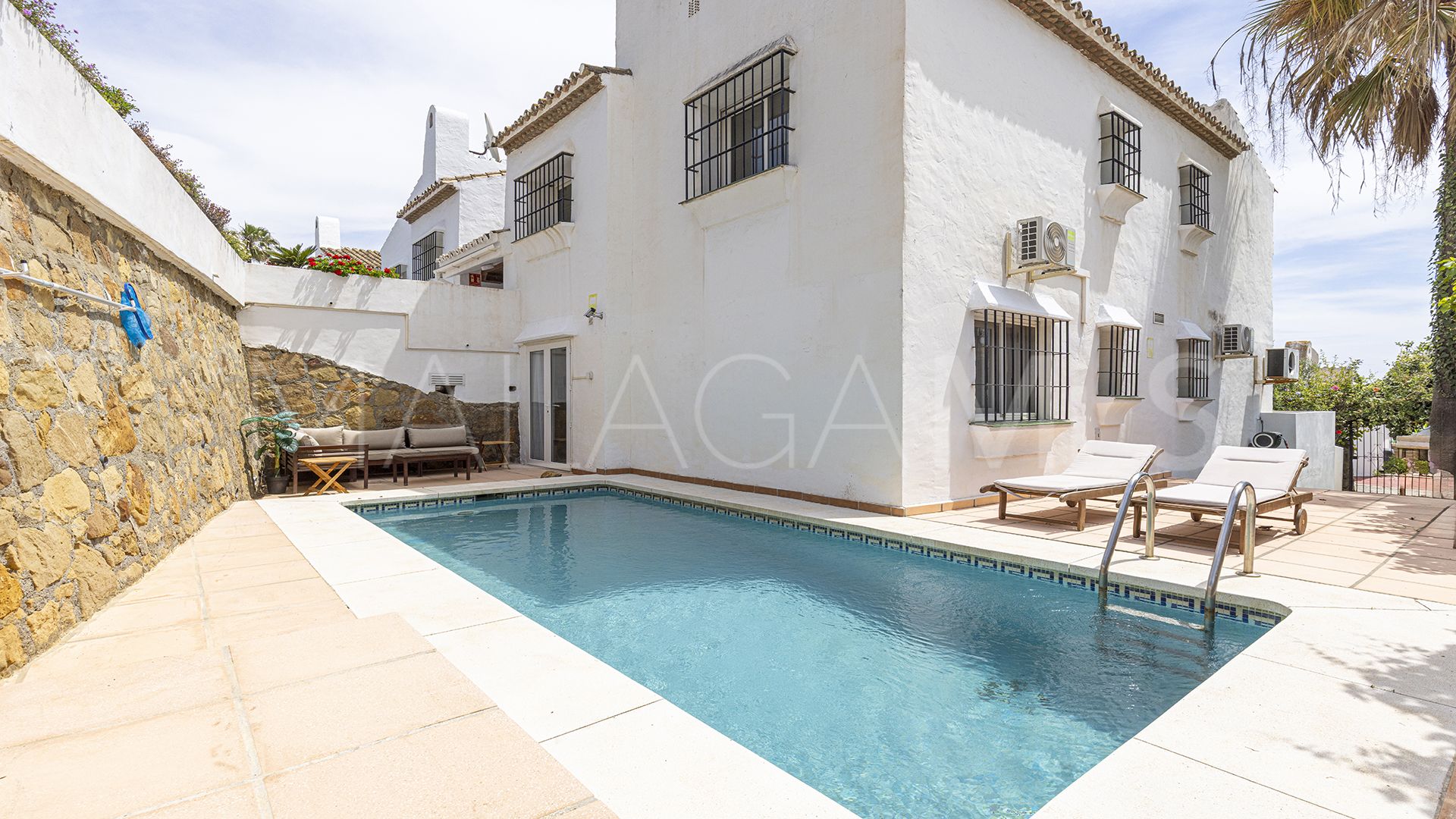 Ground floor apartment with 2 bedrooms for sale in La Duquesa Golf