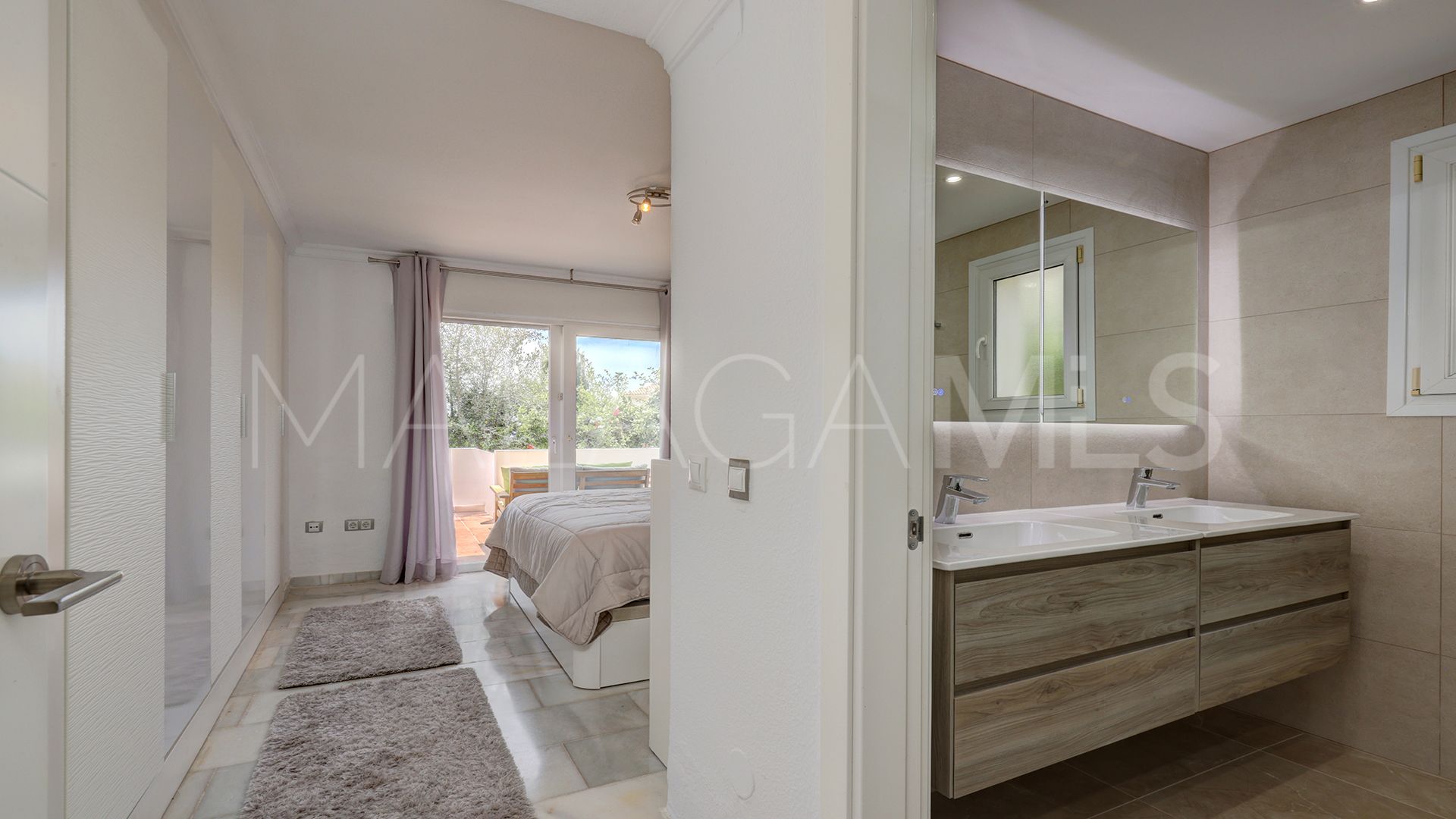 Ground floor apartment with 2 bedrooms for sale in La Duquesa Golf