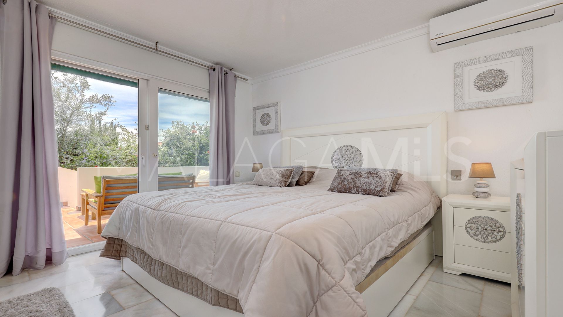 Ground floor apartment with 2 bedrooms for sale in La Duquesa Golf