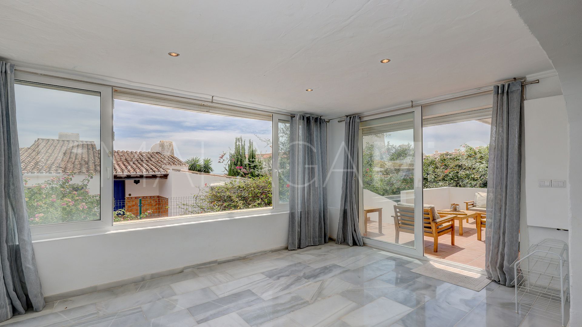 Ground floor apartment with 2 bedrooms for sale in La Duquesa Golf