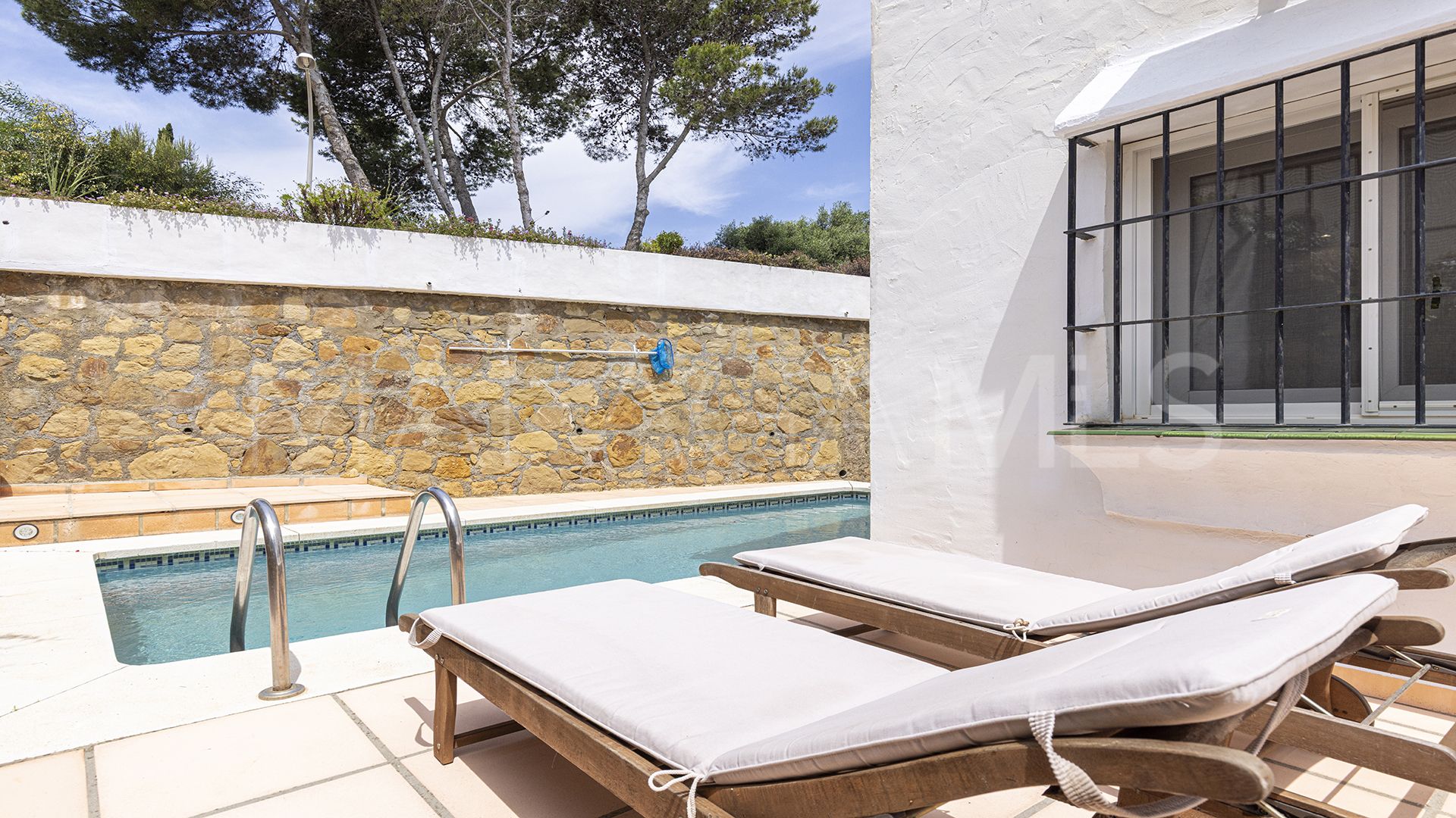 Ground floor apartment with 2 bedrooms for sale in La Duquesa Golf