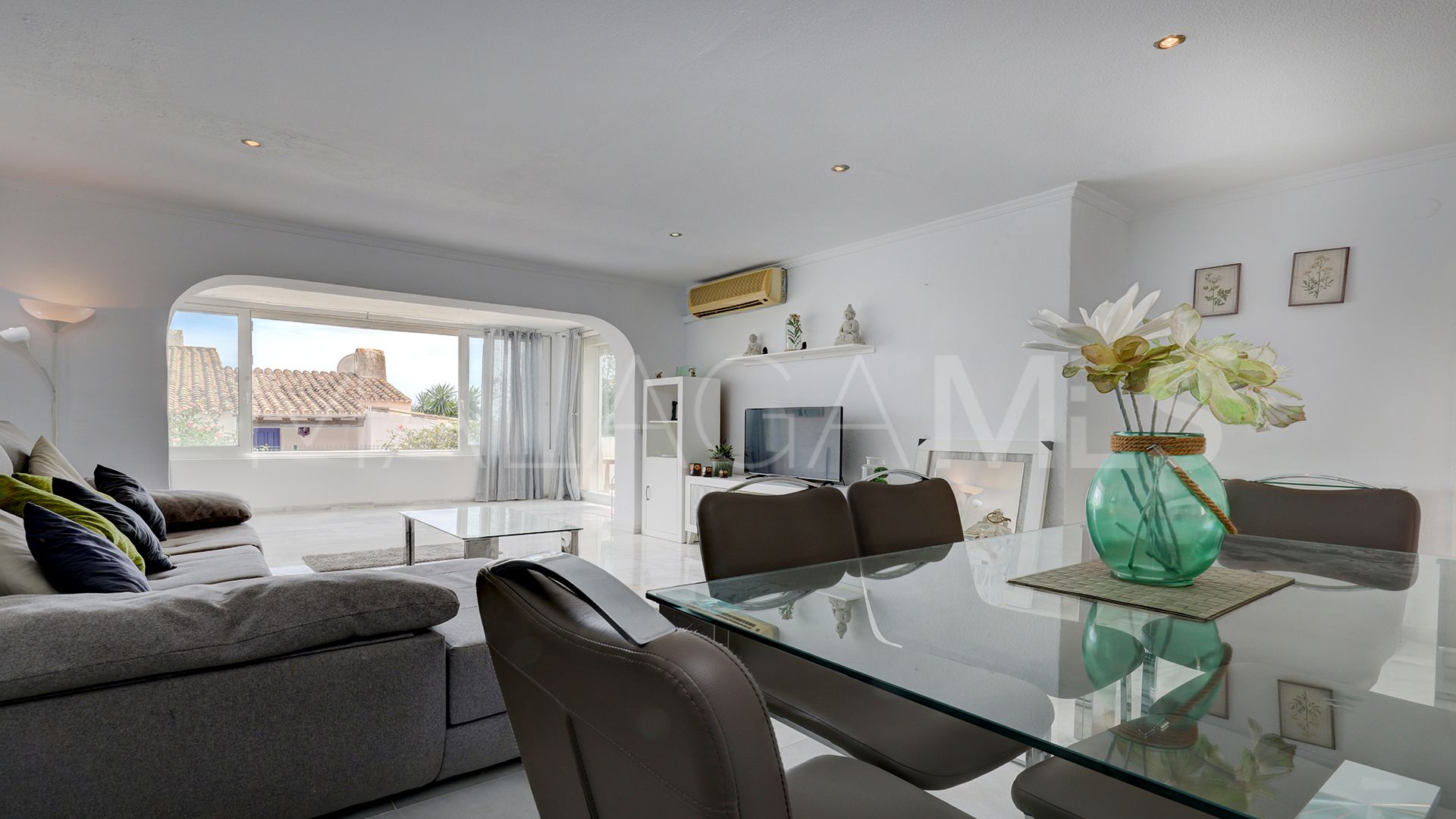 Ground floor apartment with 2 bedrooms for sale in La Duquesa Golf