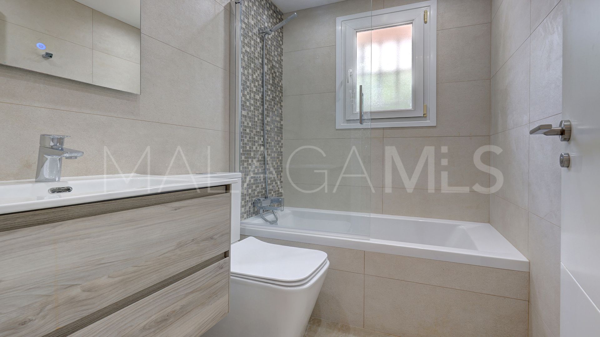 Ground floor apartment with 2 bedrooms for sale in La Duquesa Golf