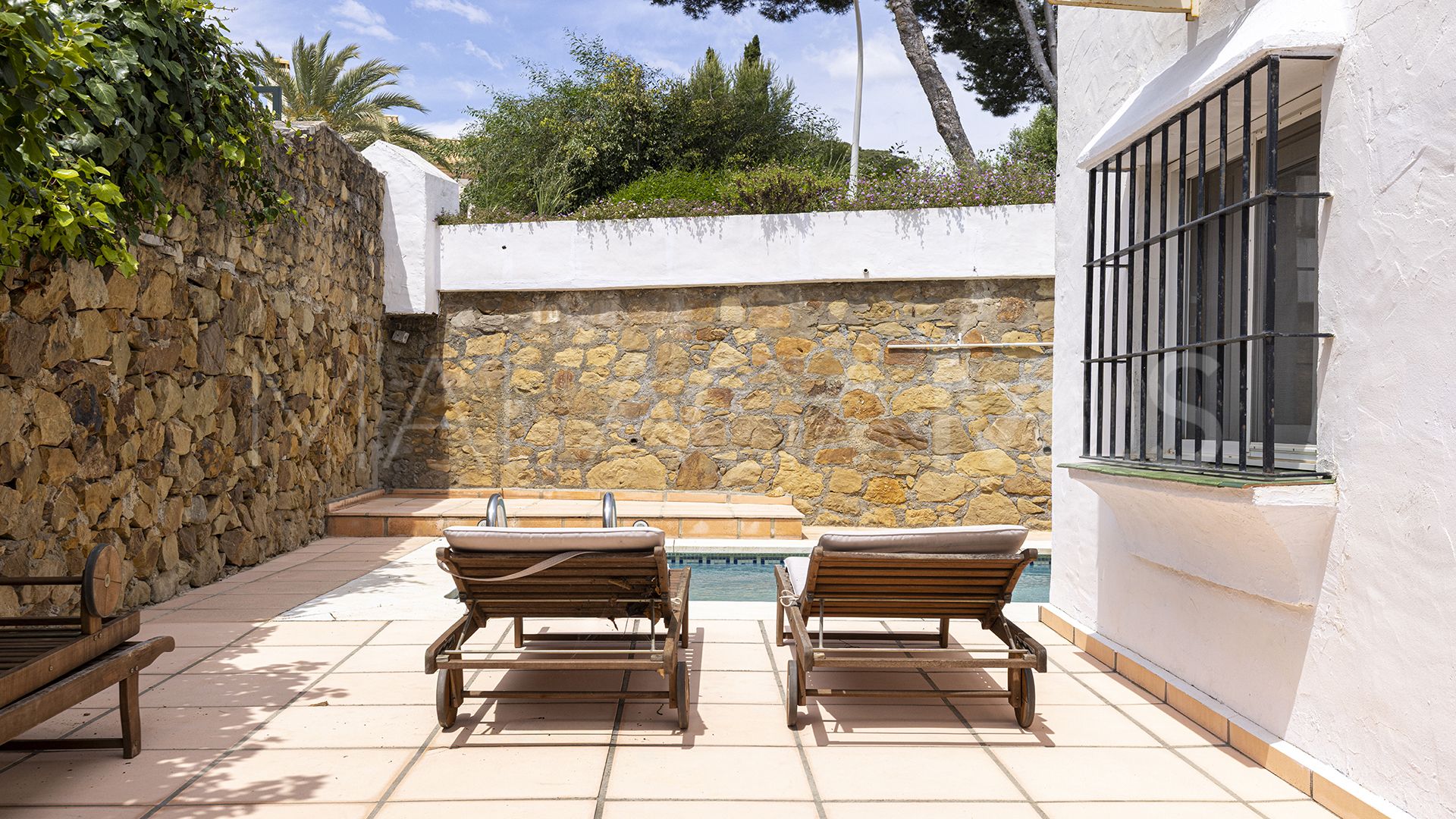 Ground floor apartment with 2 bedrooms for sale in La Duquesa Golf