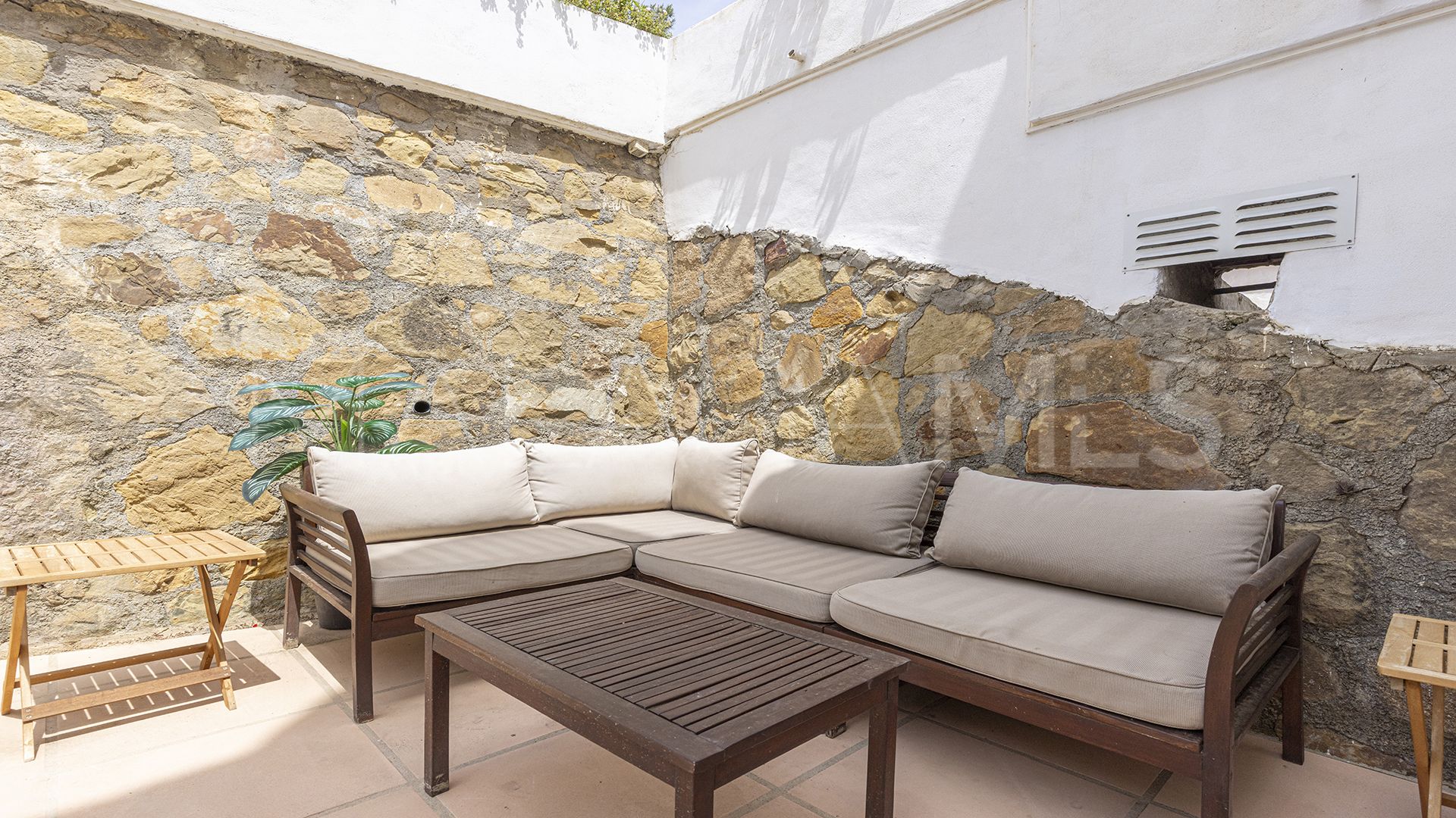 Ground floor apartment with 2 bedrooms for sale in La Duquesa Golf