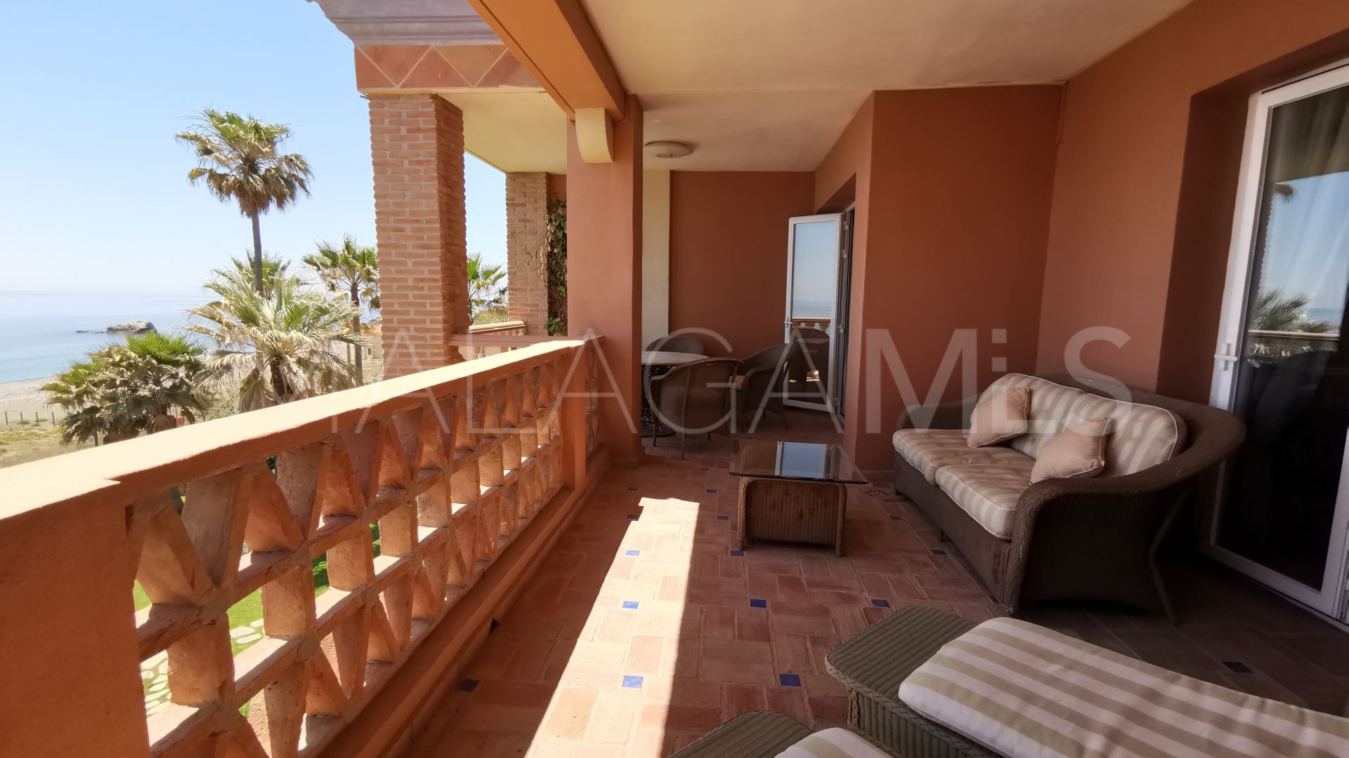 Duplex penthouse for sale in Casares Playa