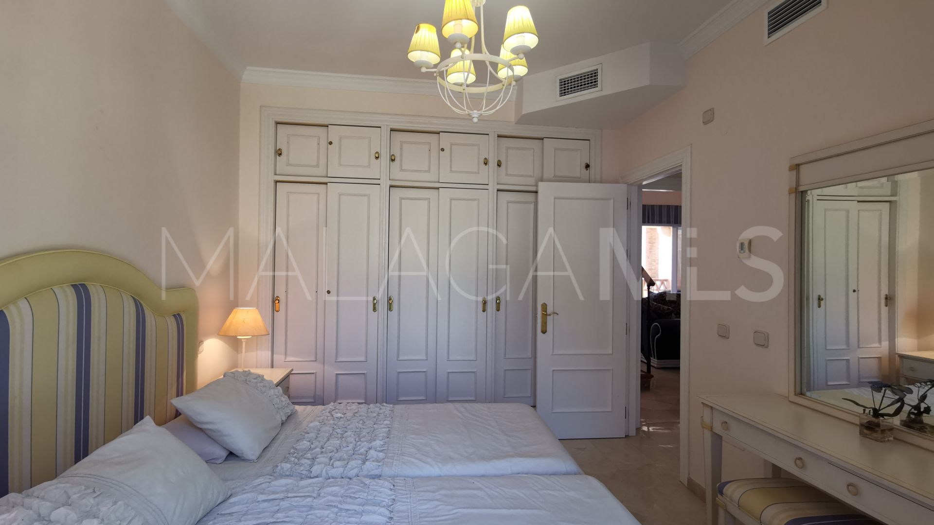 Duplex penthouse for sale in Casares Playa