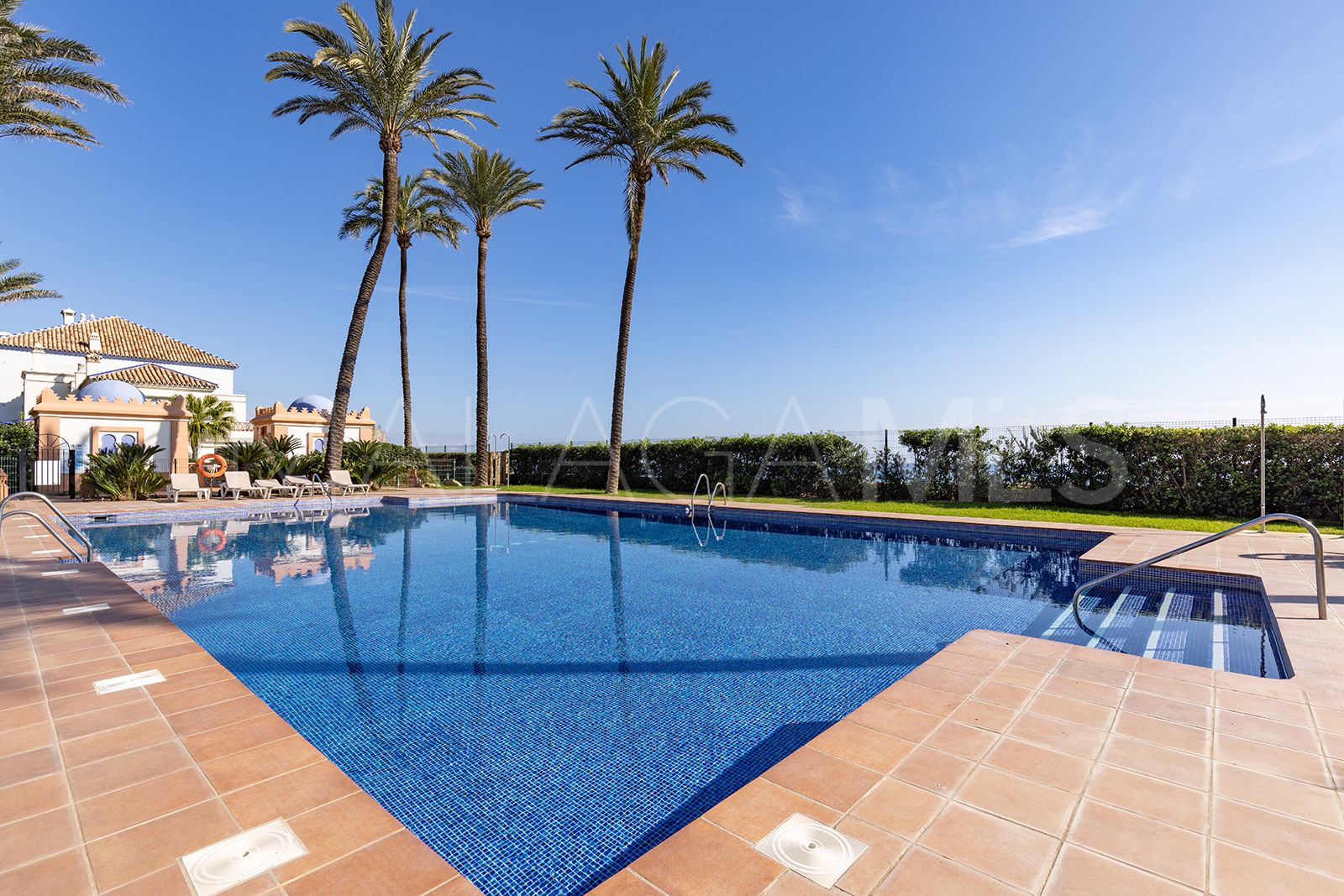 Markplanslägenhet for sale in La Perla de la Bahía