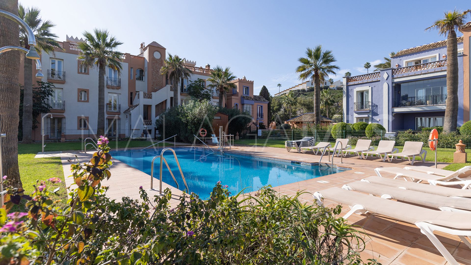 Markplanslägenhet for sale in La Perla de la Bahía