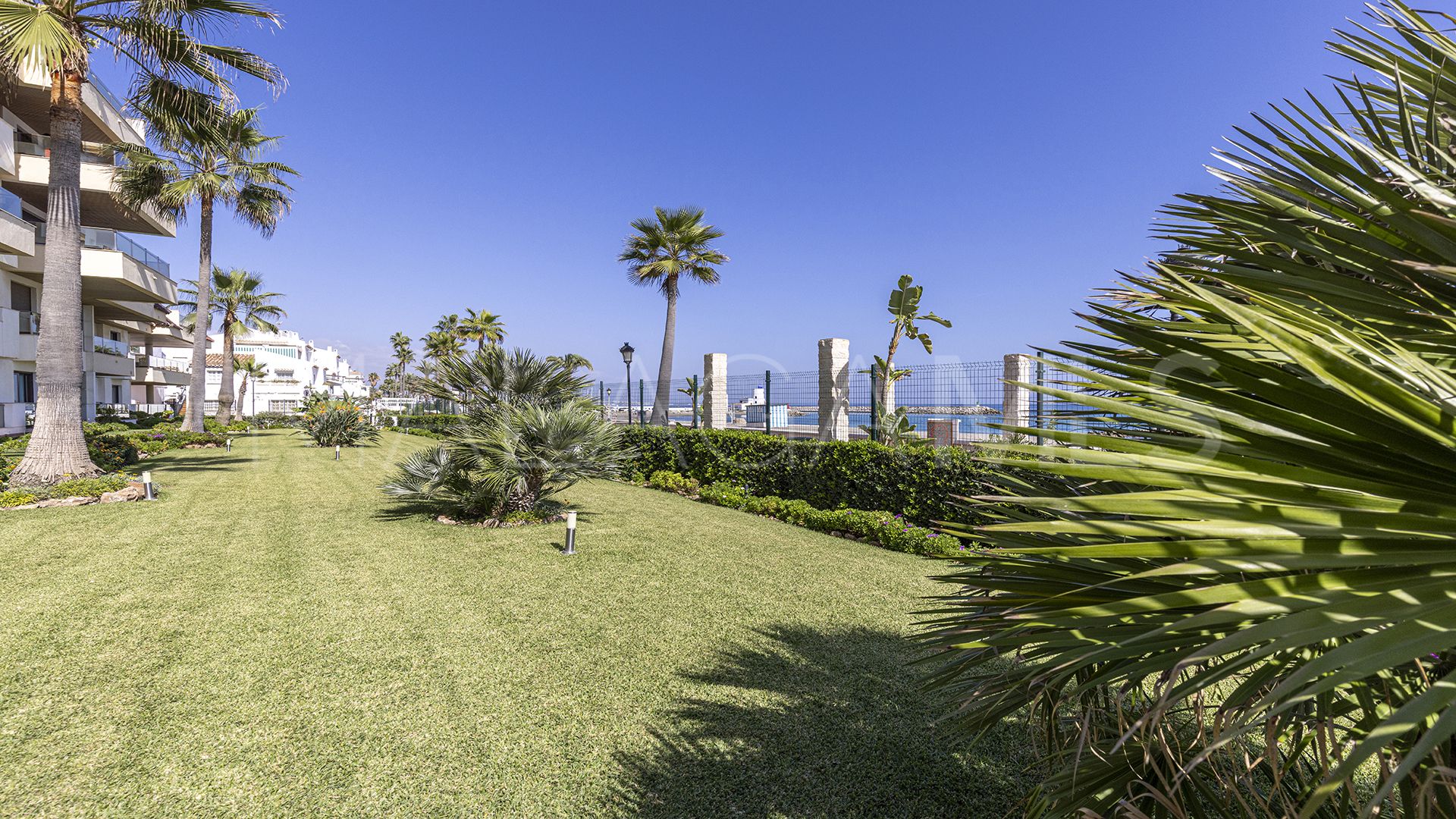 Buy apartamento with 2 bedrooms in Marina Castillo
