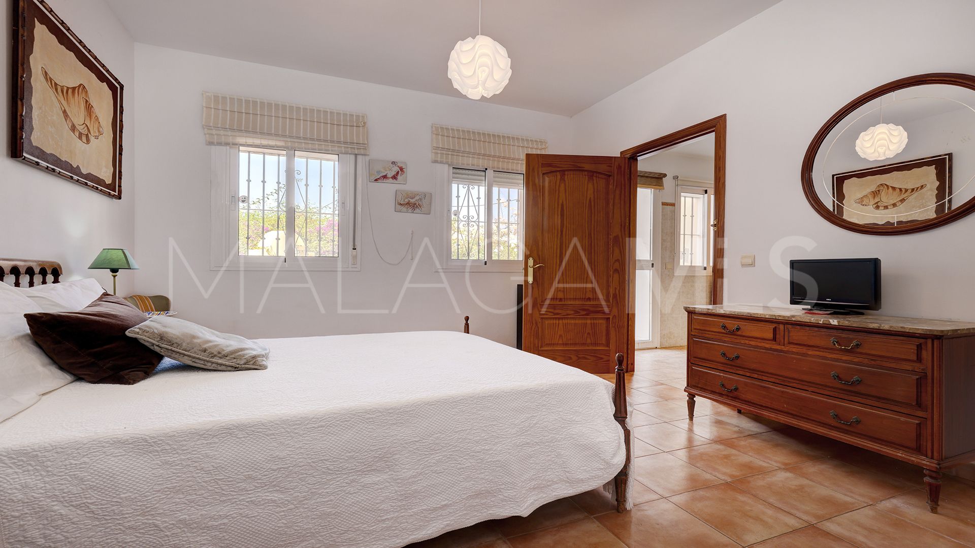 Villa for sale in Majestic with 5 bedrooms