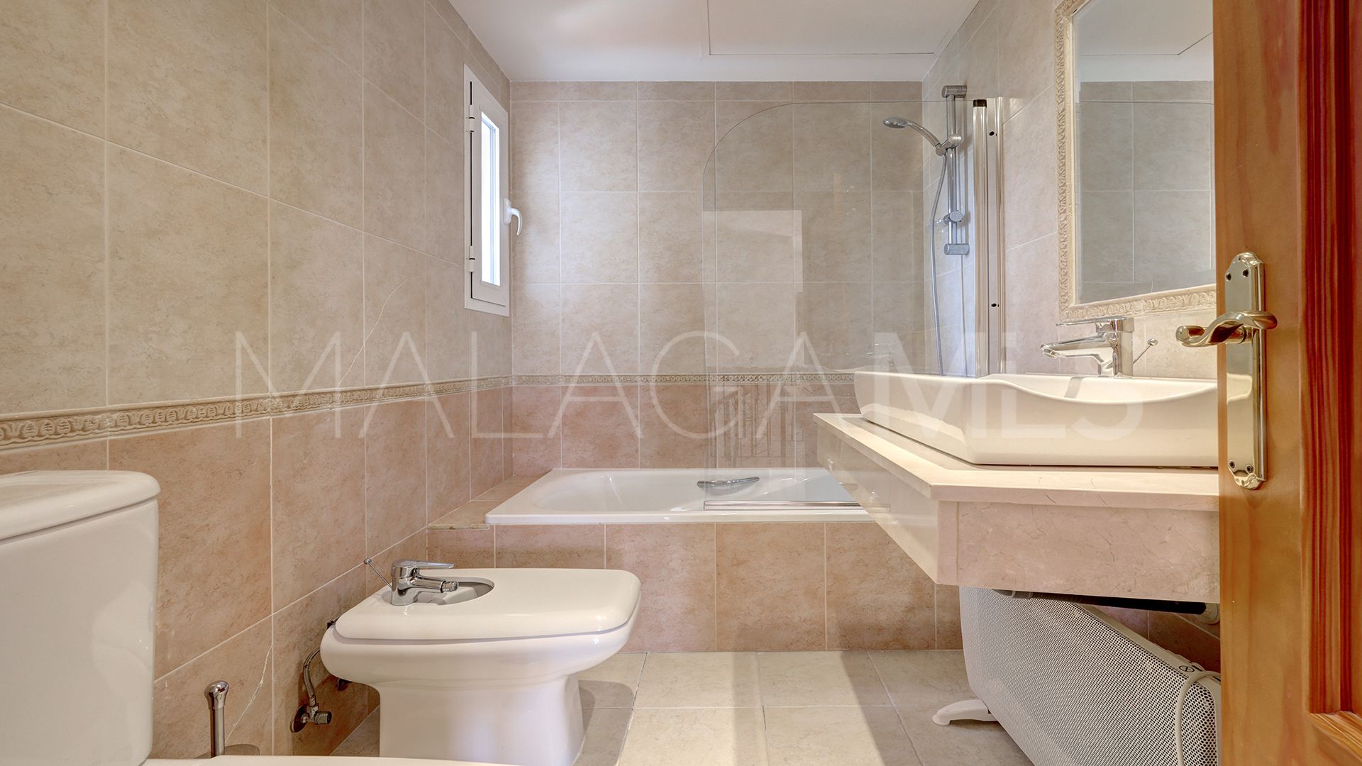 Villa for sale in Majestic with 5 bedrooms