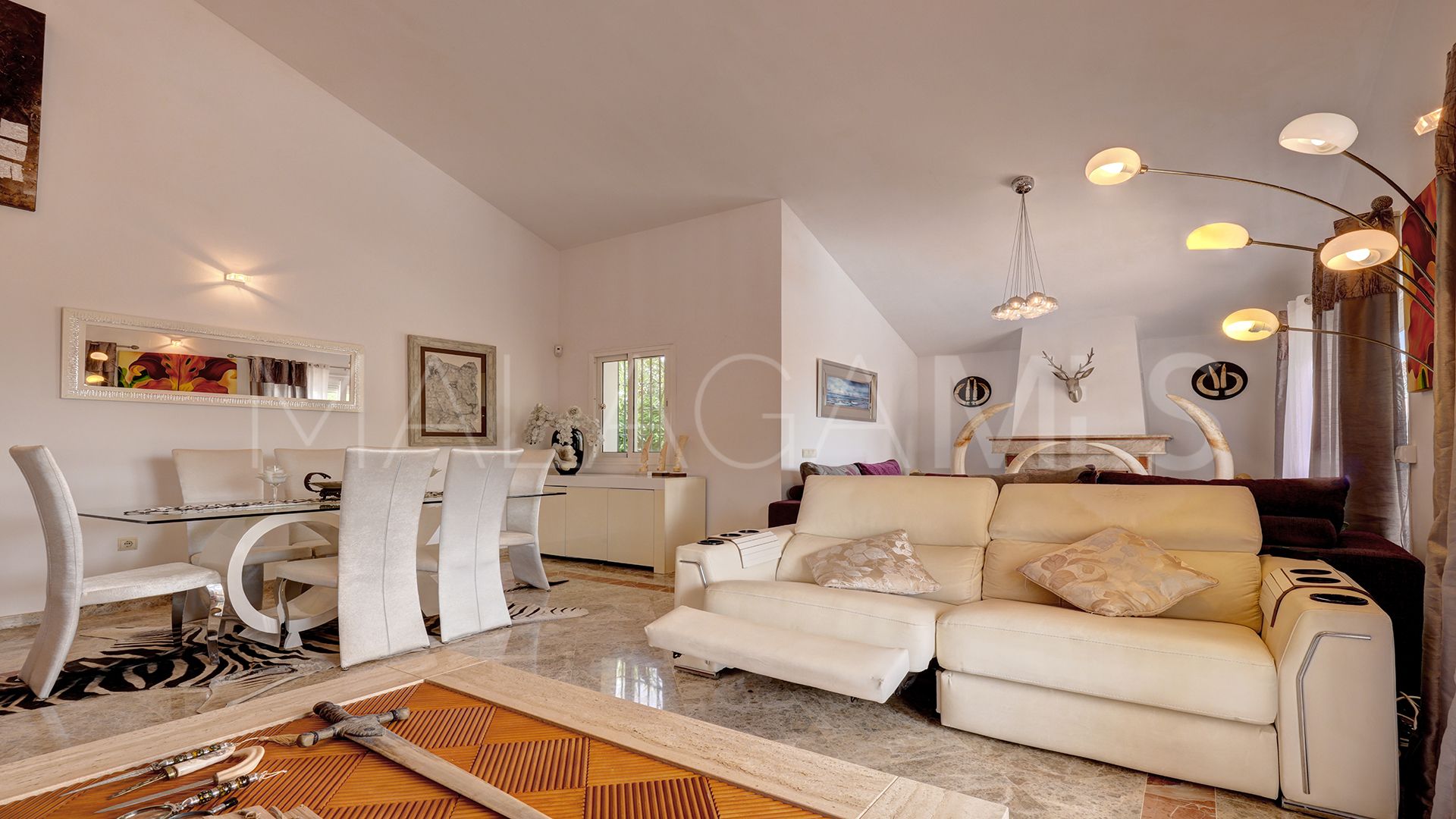 Villa for sale in Majestic with 5 bedrooms