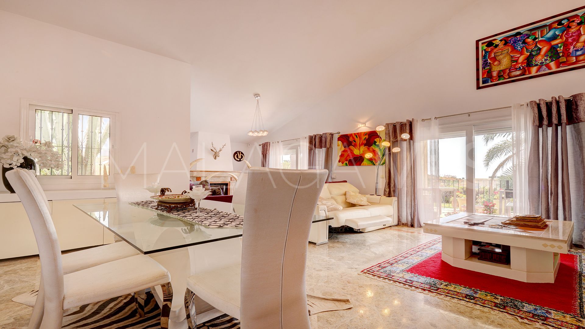 Villa for sale in Majestic with 5 bedrooms