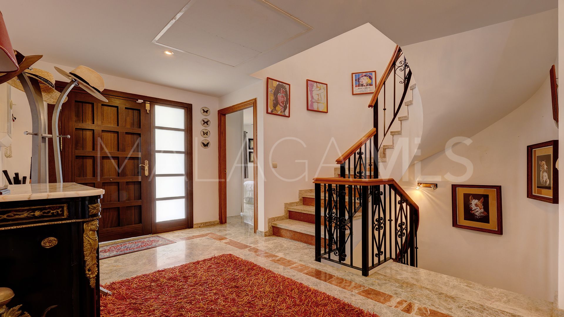 Villa for sale in Majestic with 5 bedrooms