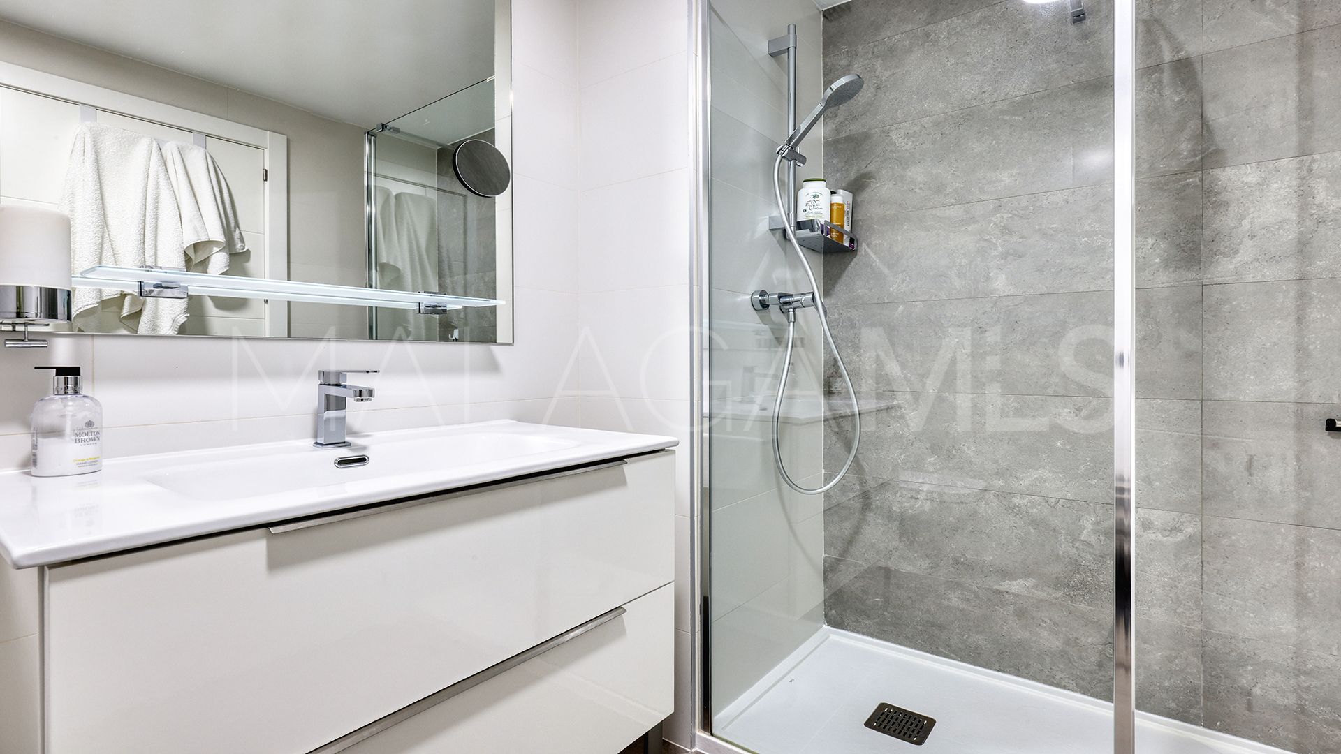 Doña Julia, apartamento planta baja for sale de 3 bedrooms